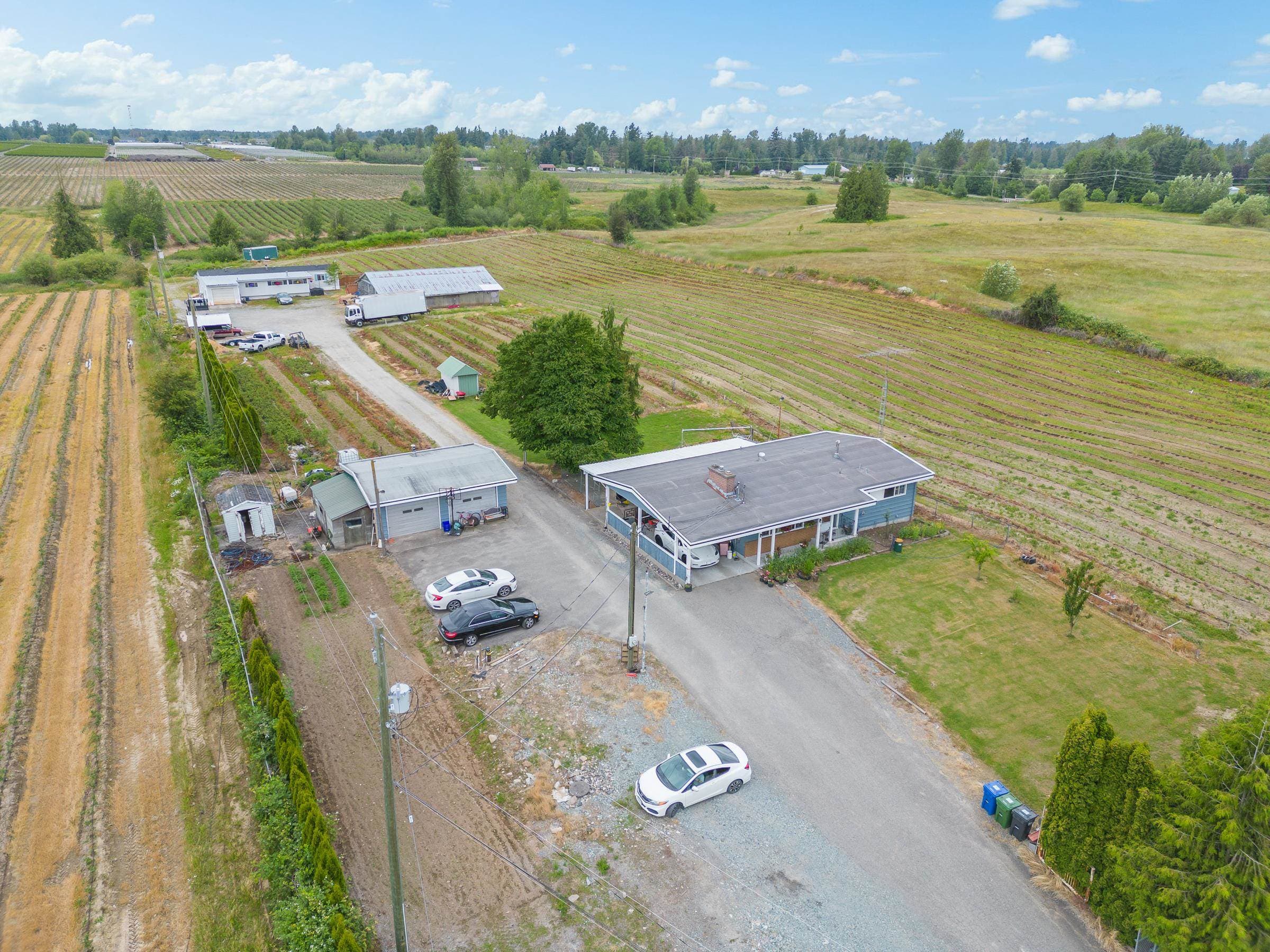 3811 Lefeuvre Road, Abbotsford, V4X 1N6 — photo 3