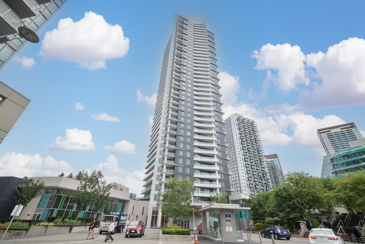 3004 - 9887 Whalley Boulevard, Surrey, V3T 0P4 — photo 1