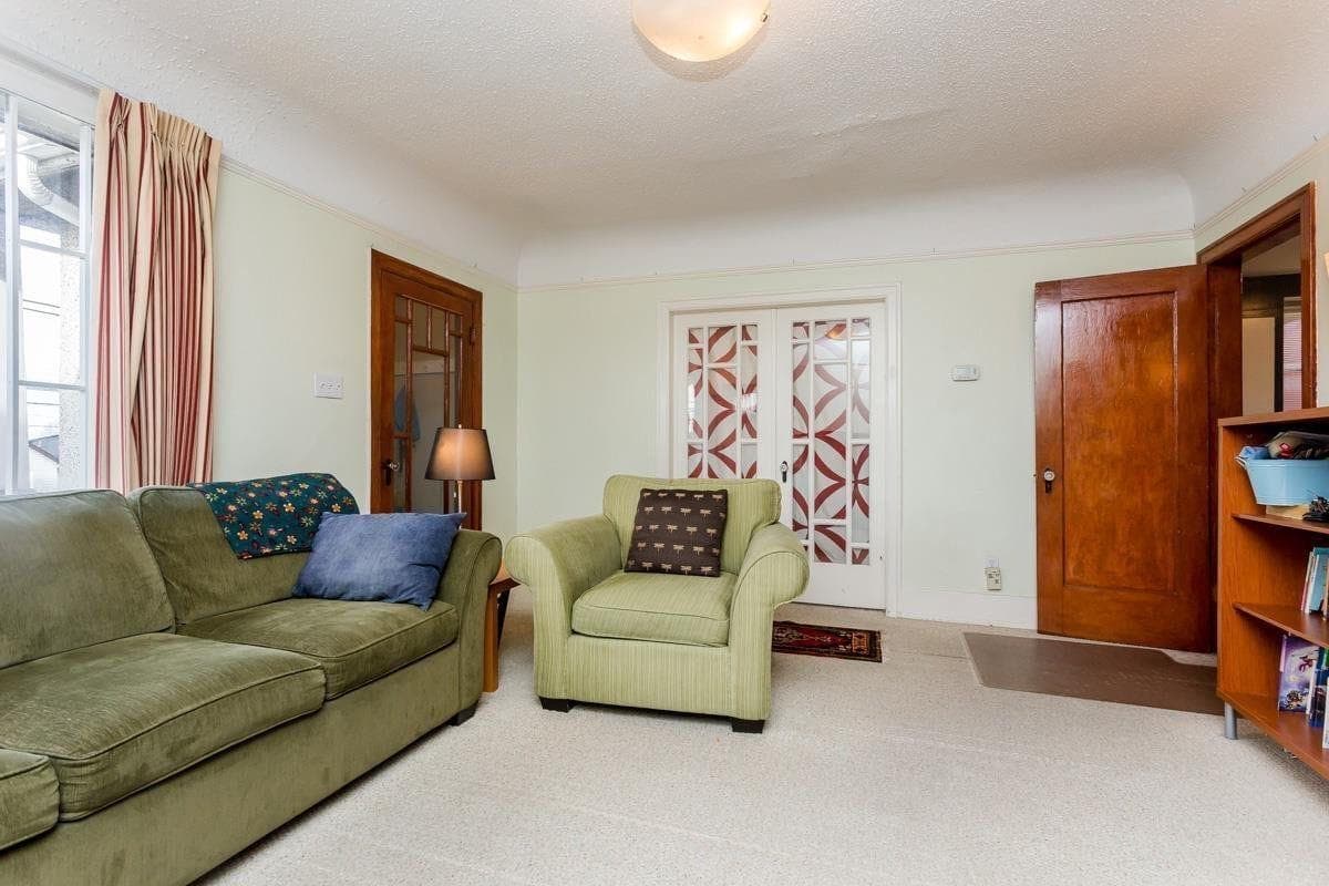 4358 Victoria Drive, Vancouver, V5N 4N5 — photo 2
