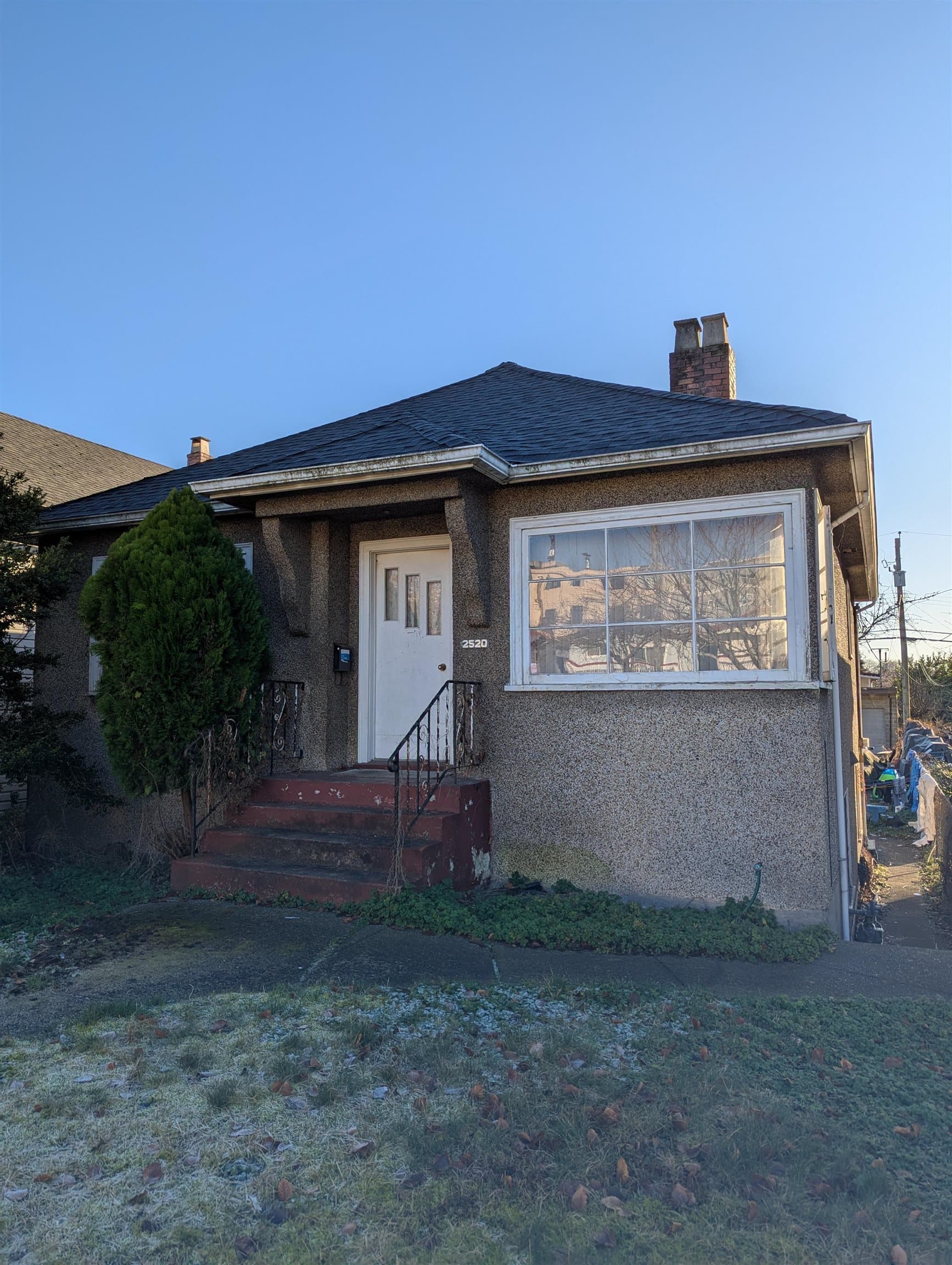 2520 E Pender Street, Vancouver