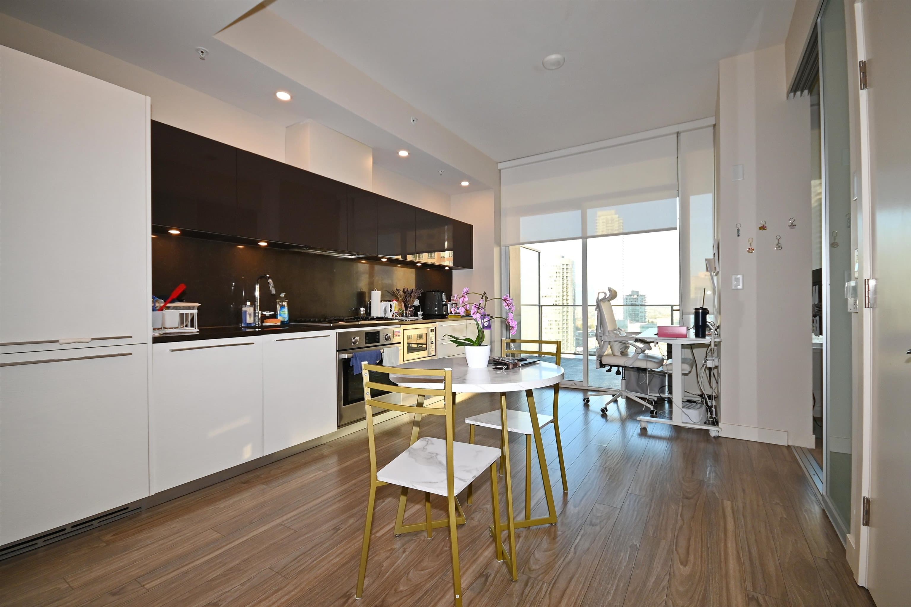 1209 - 6383 Mckay Avenue, Burnaby, V5H 0H8 — photo 2