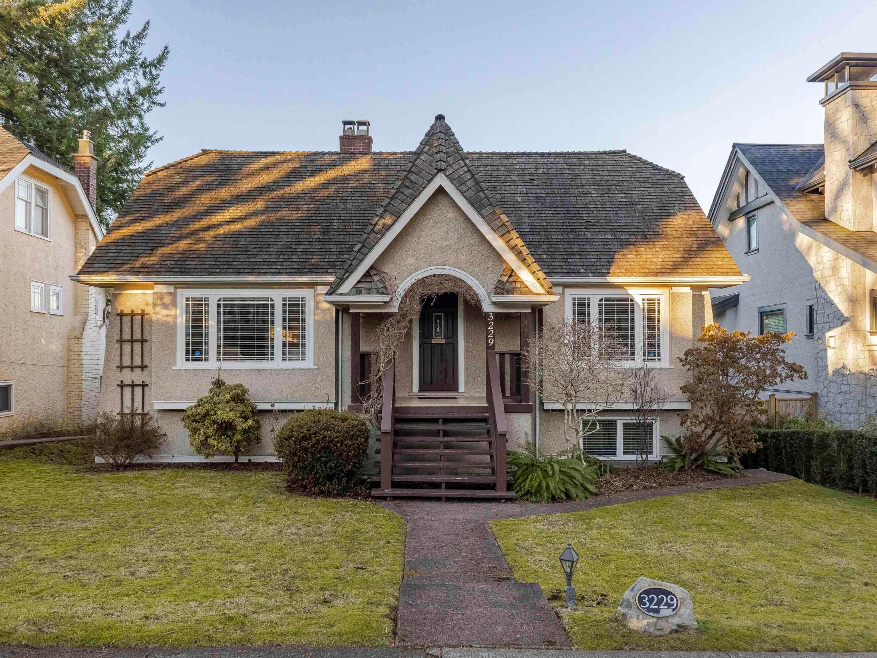 3229 W 24th Avenue, Vancouver
