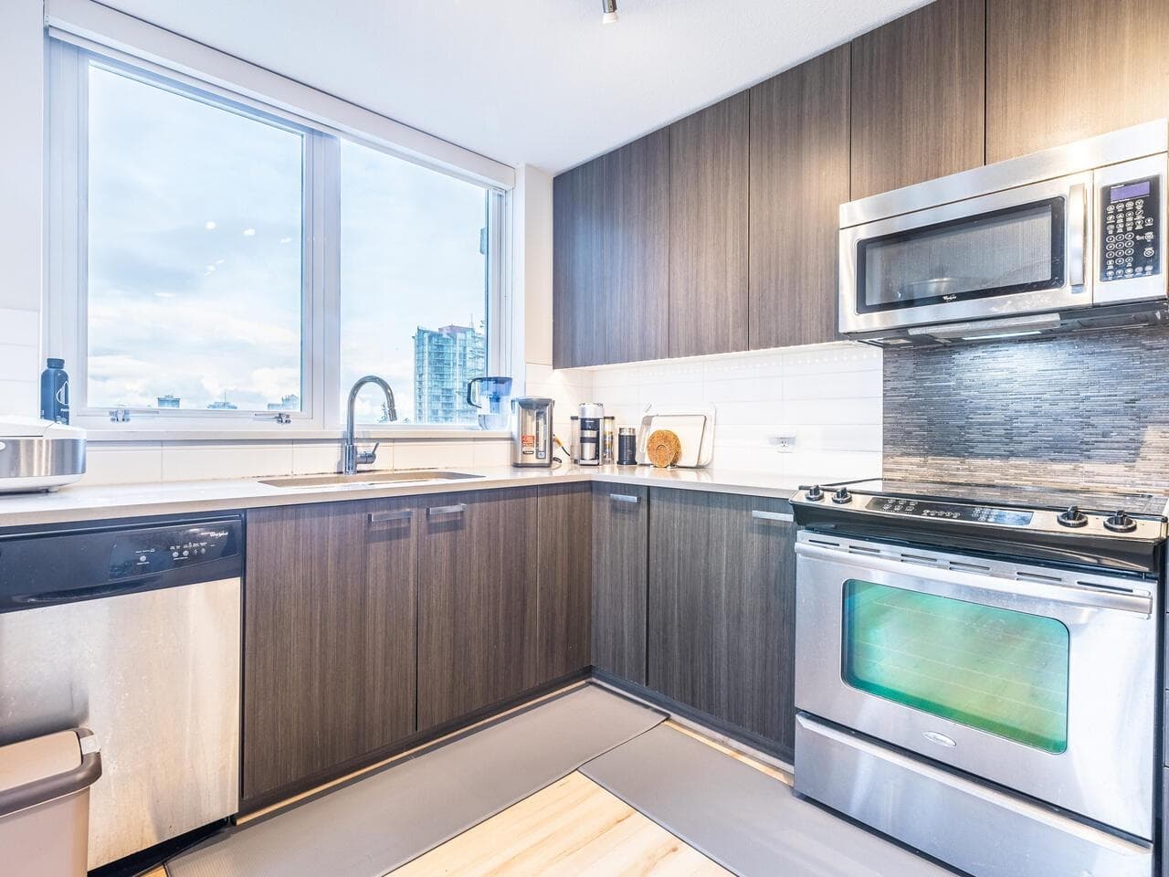 802 - 13325 102a Avenue, Surrey, V3T 0J5 — photo 3