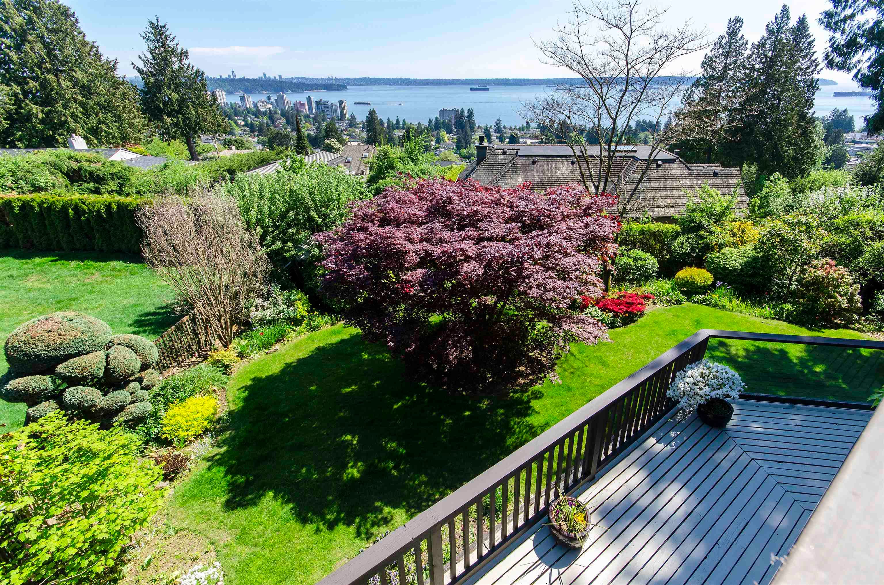 2440 Queens Avenue, West Vancouver