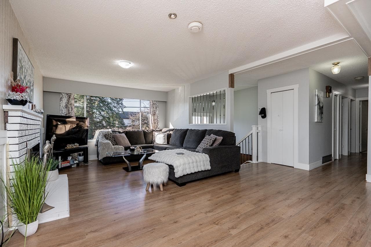 8186 111b Street, Delta, V4C 4S6 — photo 2