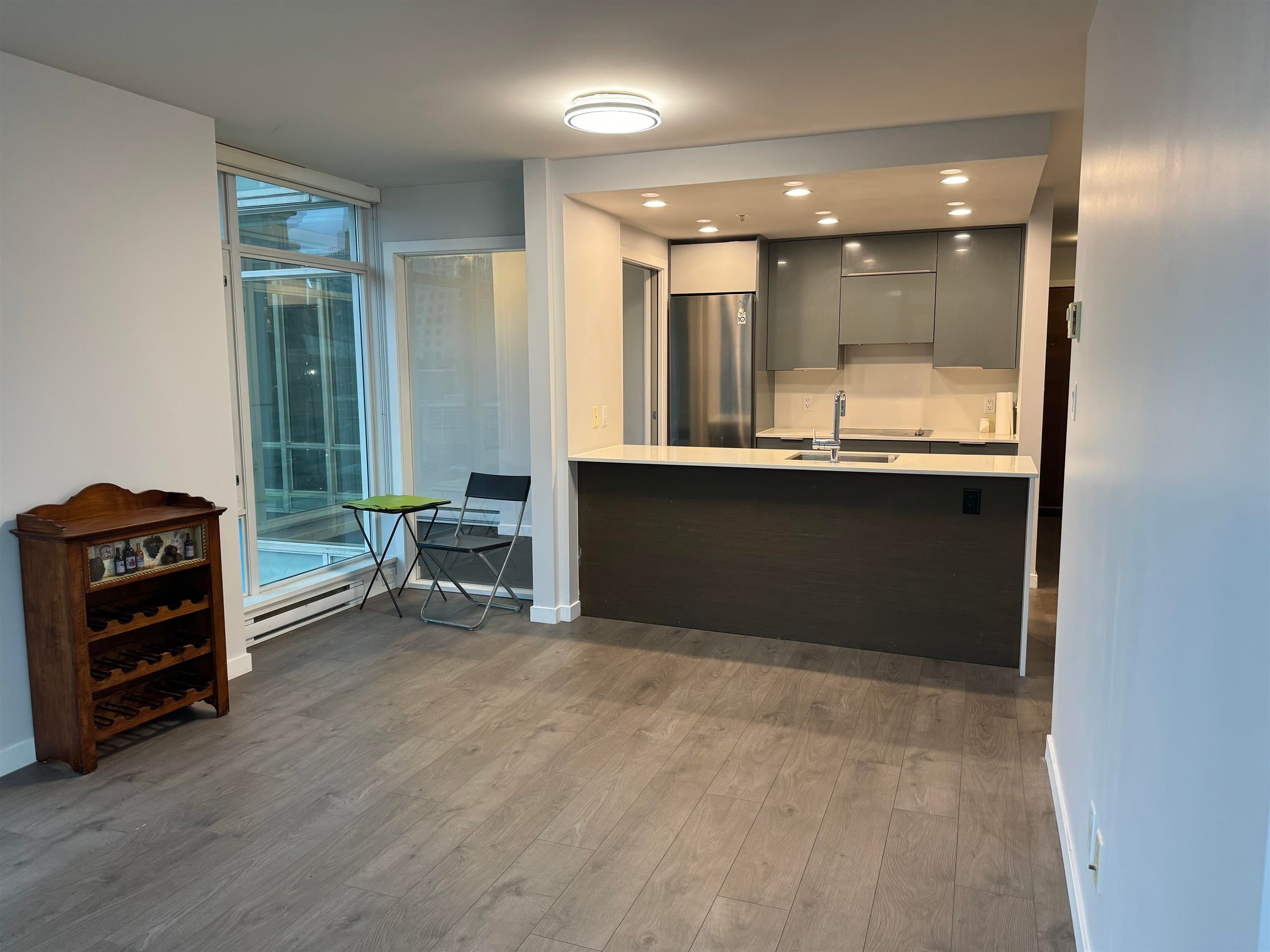 1009 - 161 W Georgia Street, Vancouver, V6B 0K9 — photo 2