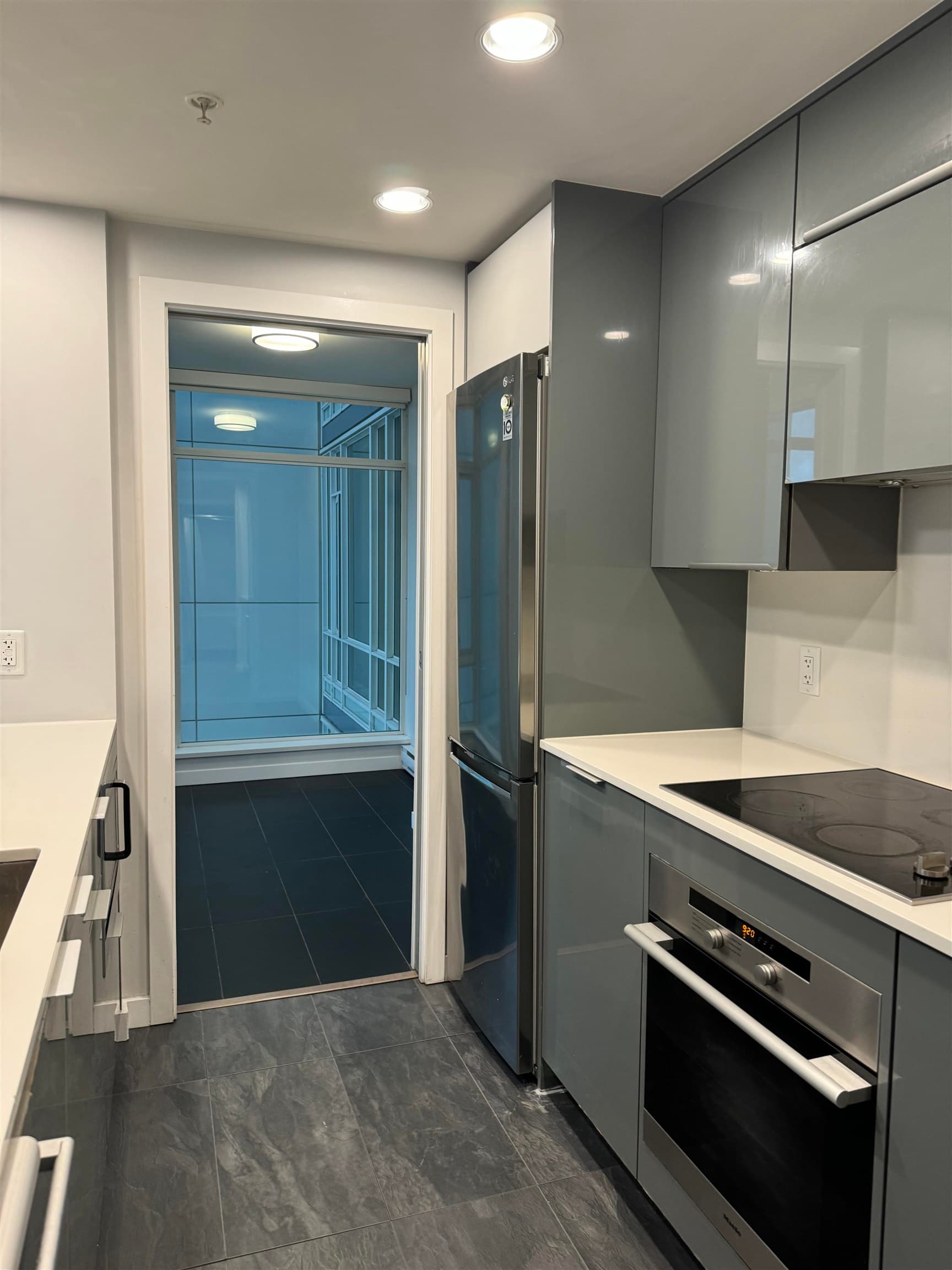 1009 - 161 W Georgia Street, Vancouver, V6B 0K9 — photo 4