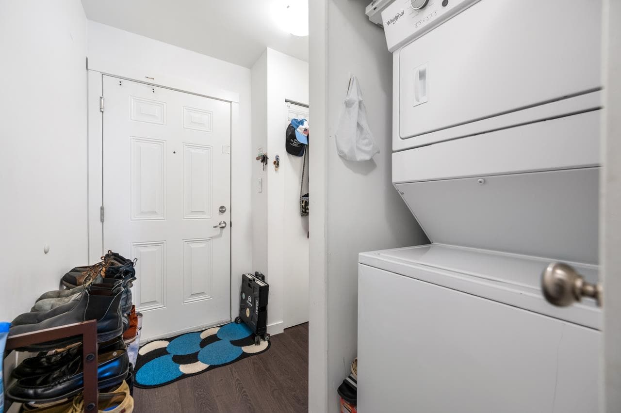 211 - 10688 140 Street, Surrey, V3T 4N8 — photo 3
