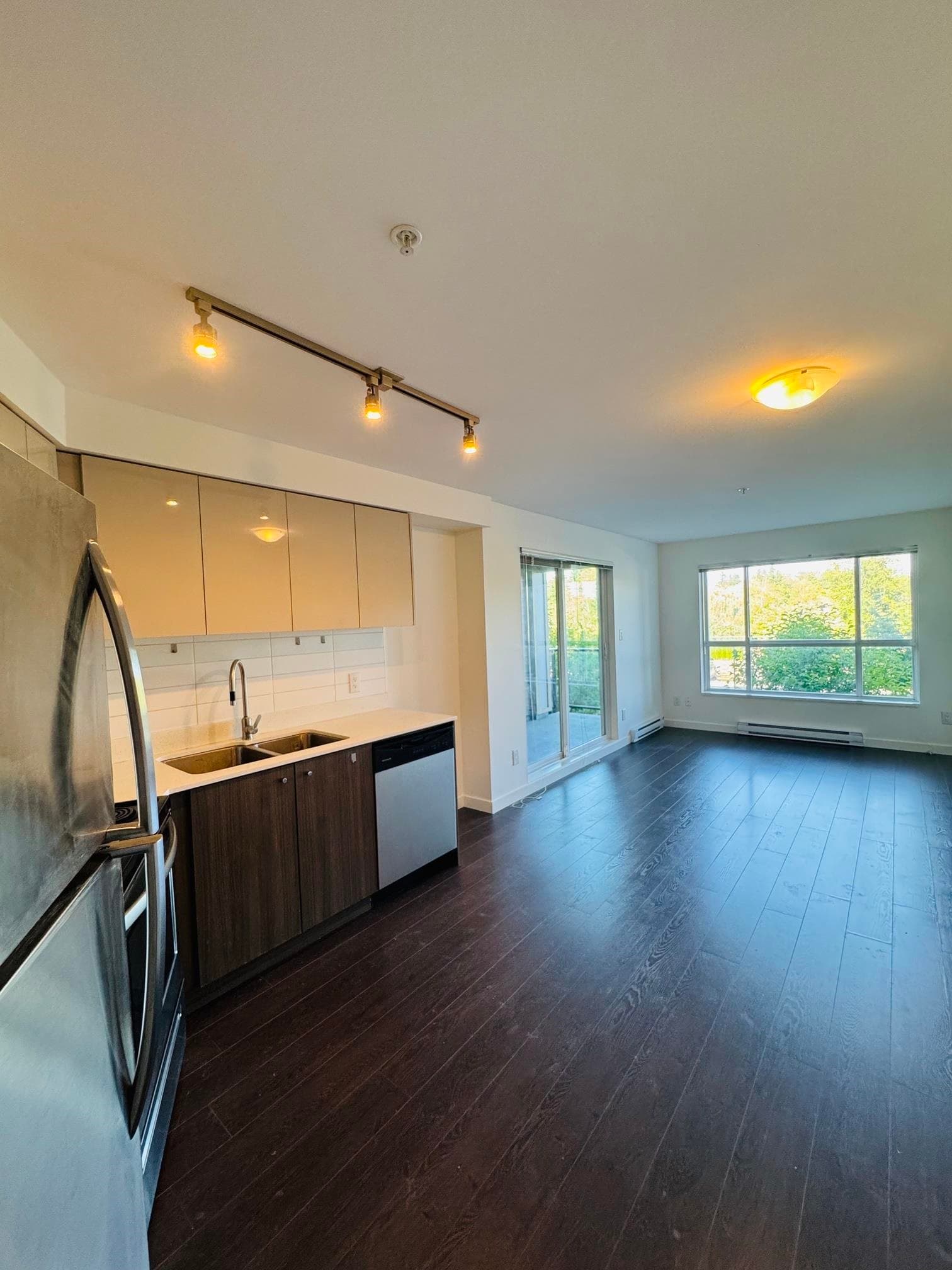 211 - 10688 140 Street, Surrey, V3T 4N8 — photo 5