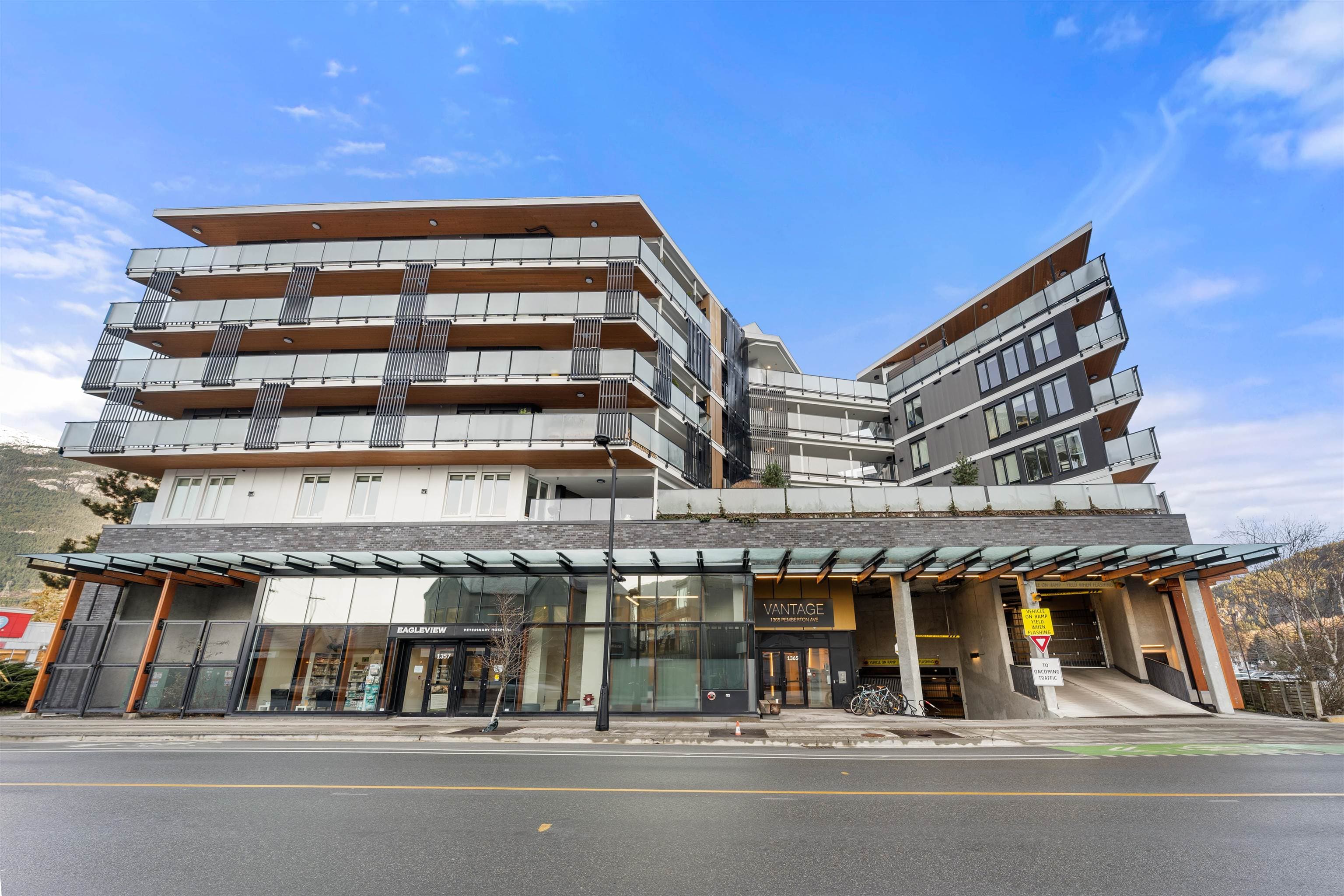 502 - 1365 Pemberton Avenue, Squamish, V8B 1B7 — photo 3