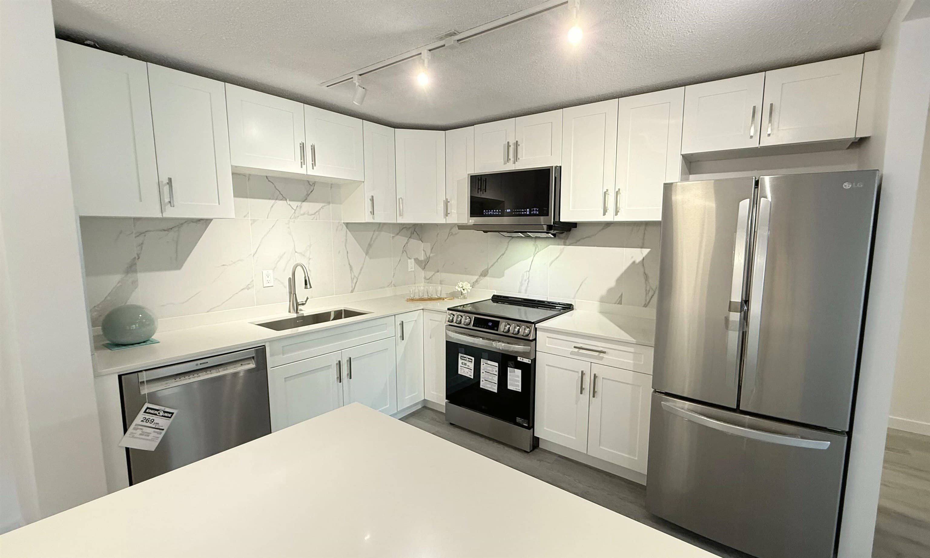 802 - 6631 Minoru Boulevard, Richmond, V6Y 1Z1 — photo 3