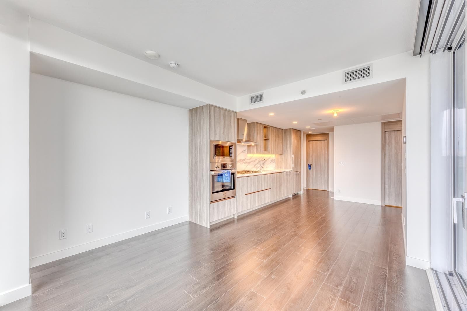1909 - 4880 Lougheed Highway, Burnaby, V5C 5X3 — photo 2