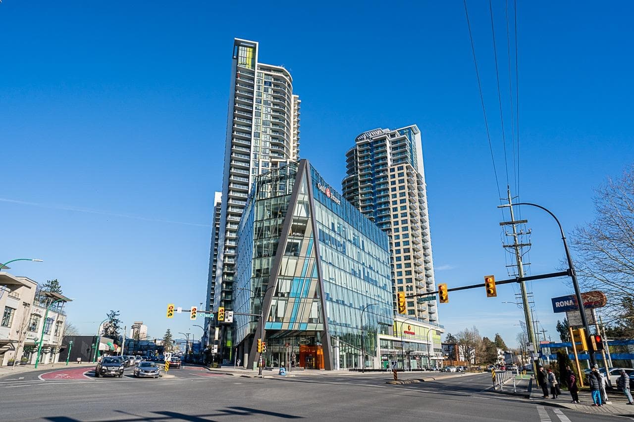 1006 - 7388 Kingsway, Burnaby, V3N 0G9 — photo 2