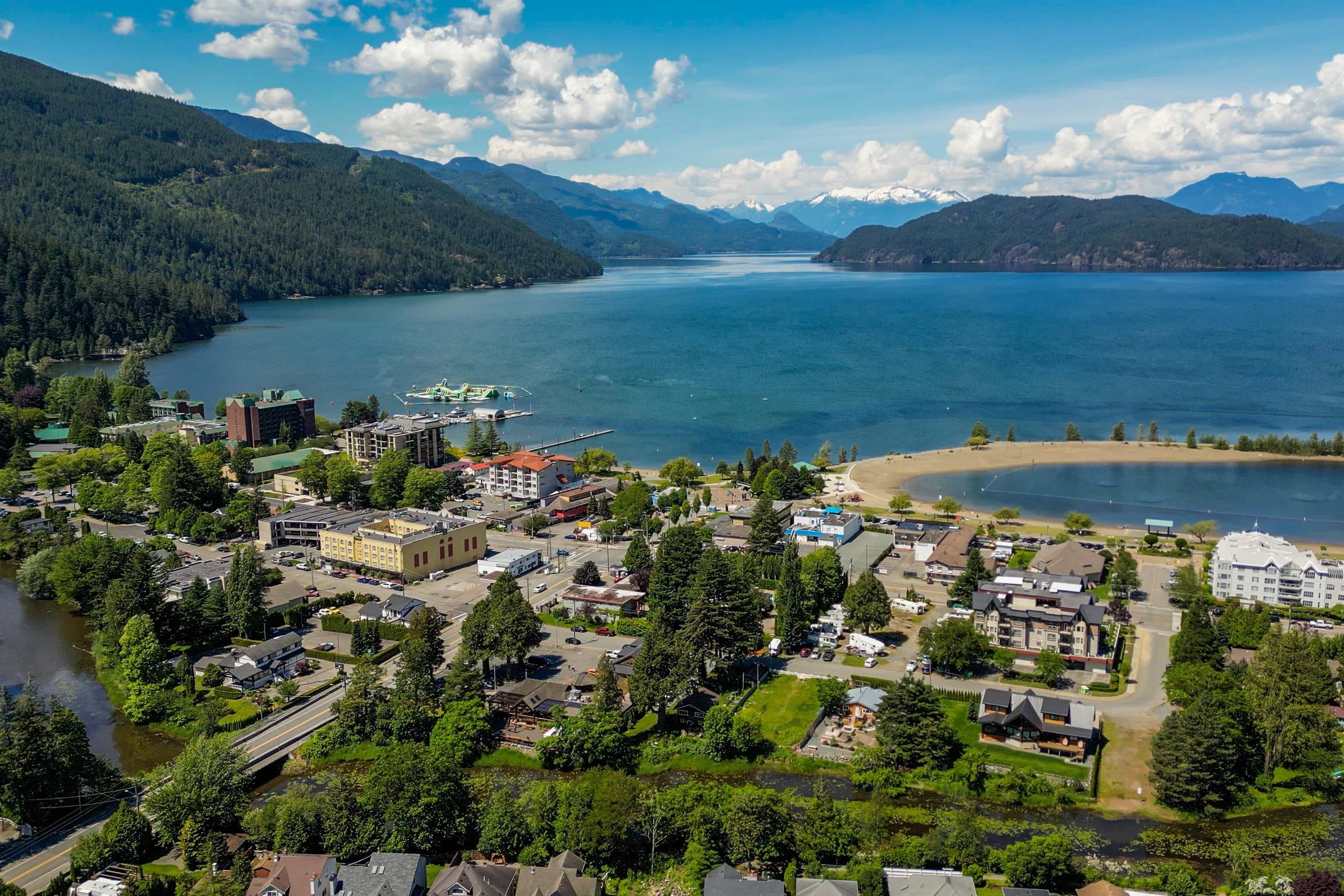 260 Cedar Avenue, Harrison Hot Springs, V0M 1K0 — photo 2