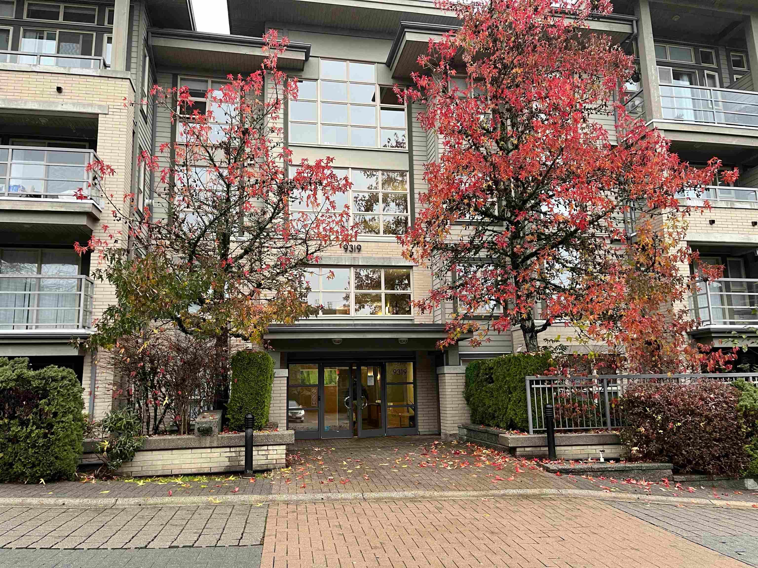 409 - 9319 University Crescent, Burnaby, V5A 4Y5 — photo 1