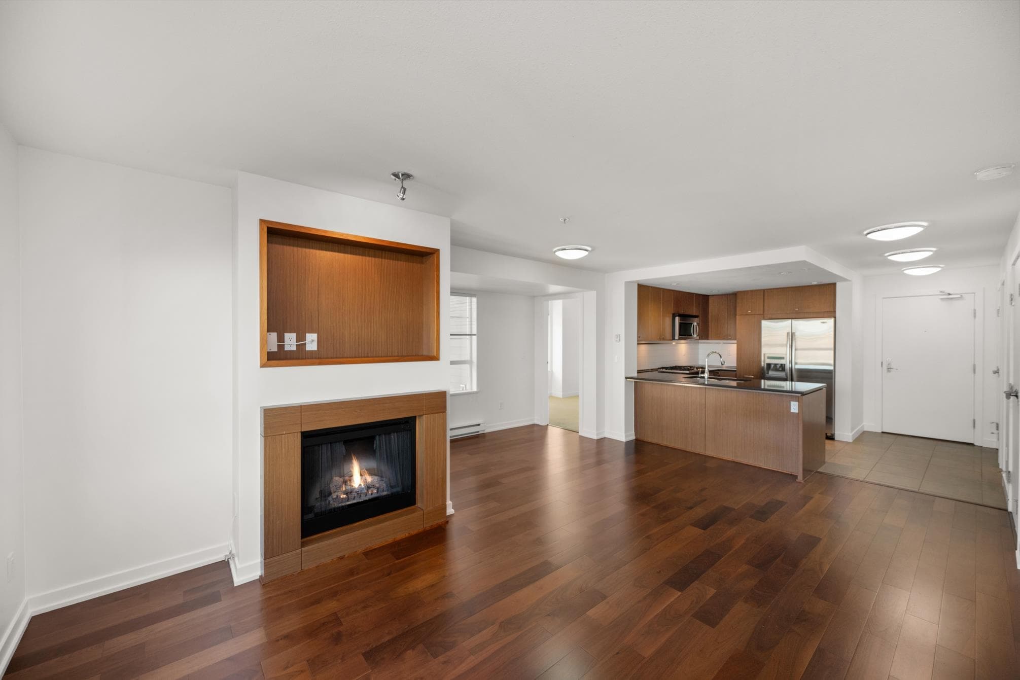 309 - 2950 King George Boulevard, Surrey, V4P 0E5 — photo 5