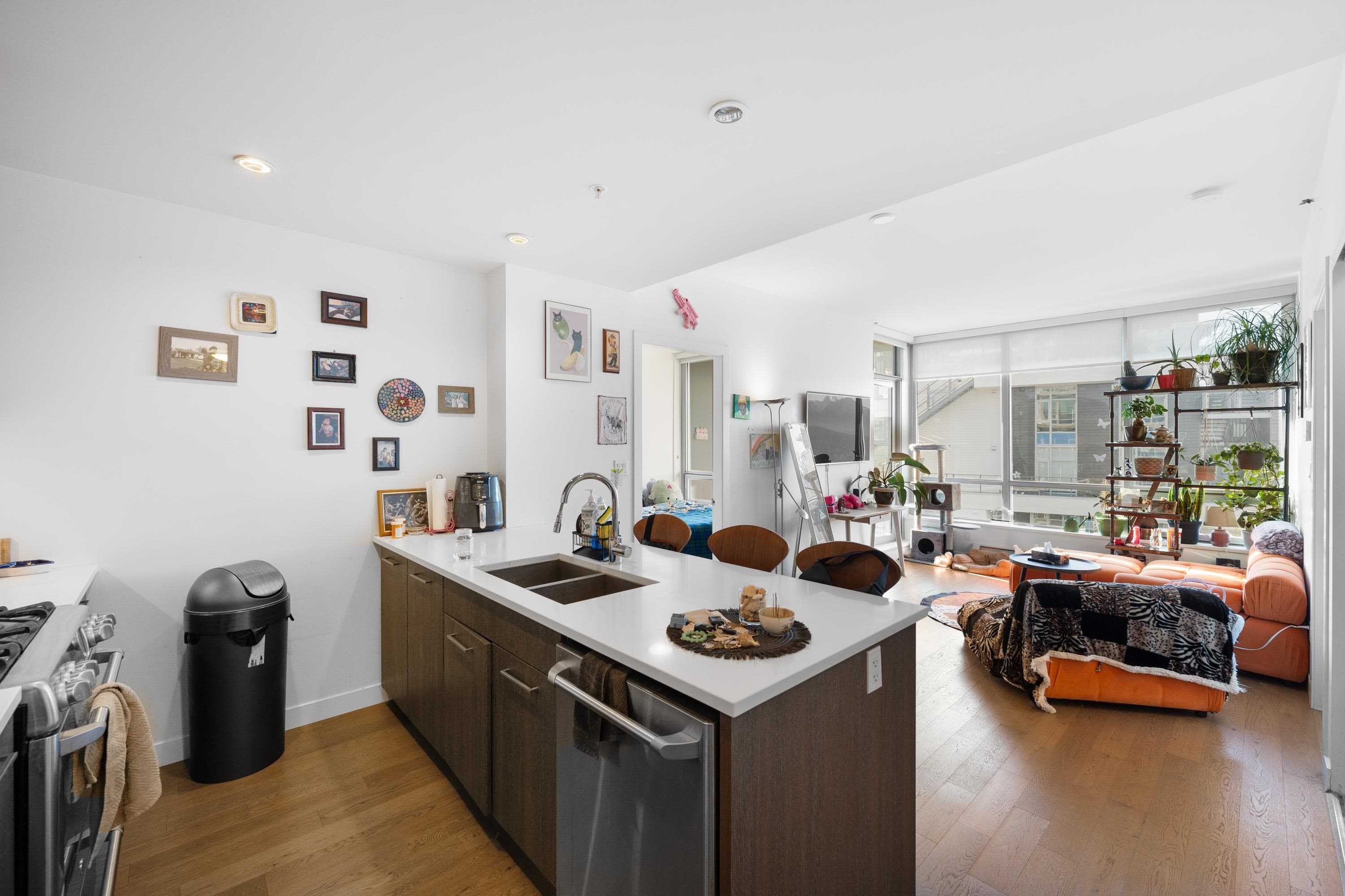 1503 - 9060 University Crescent, Burnaby, V5A 4X8 — photo 5