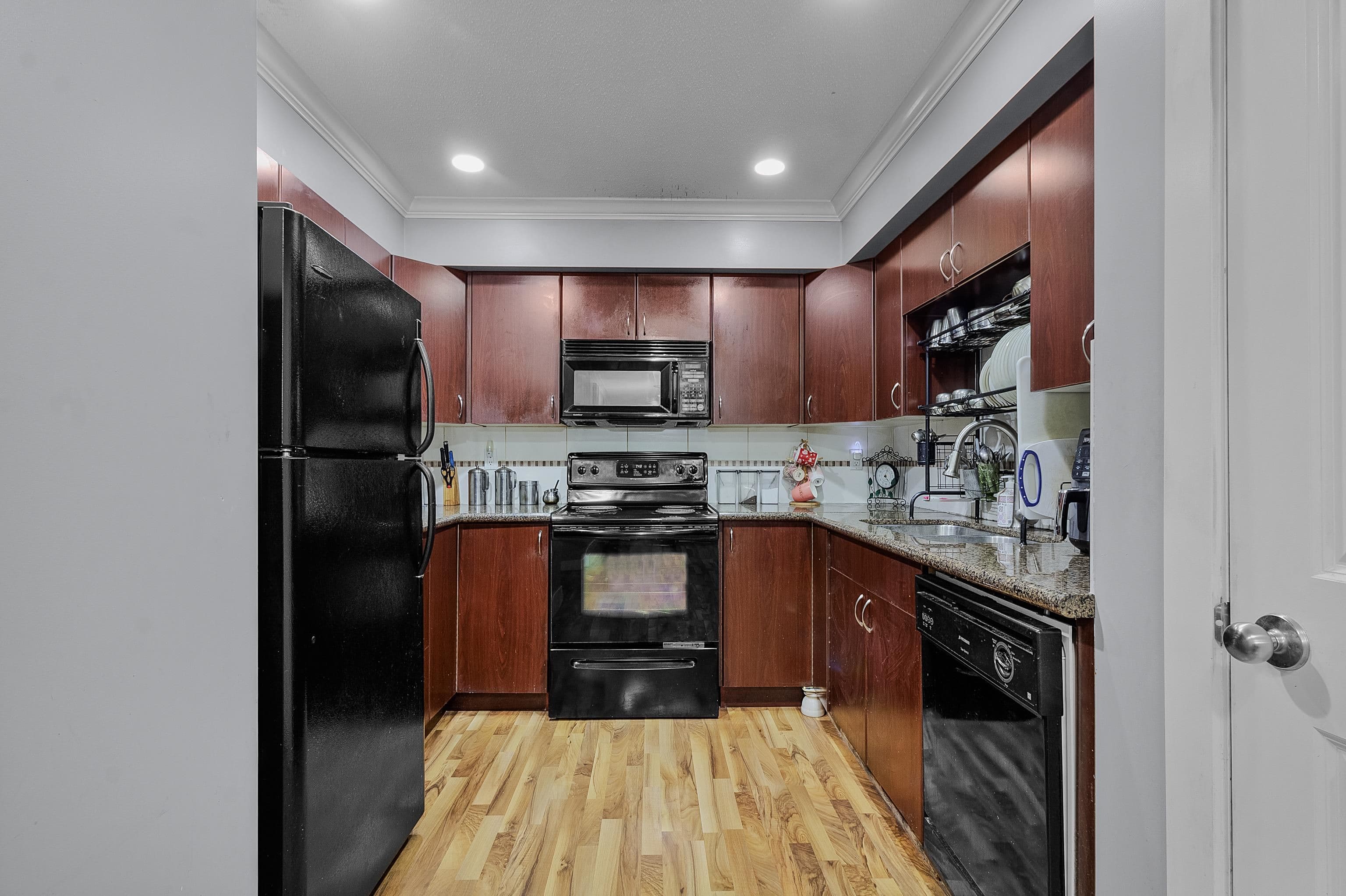 202 - 33255 Old Yale Road, Abbotsford, V2S 8R2 — photo 3
