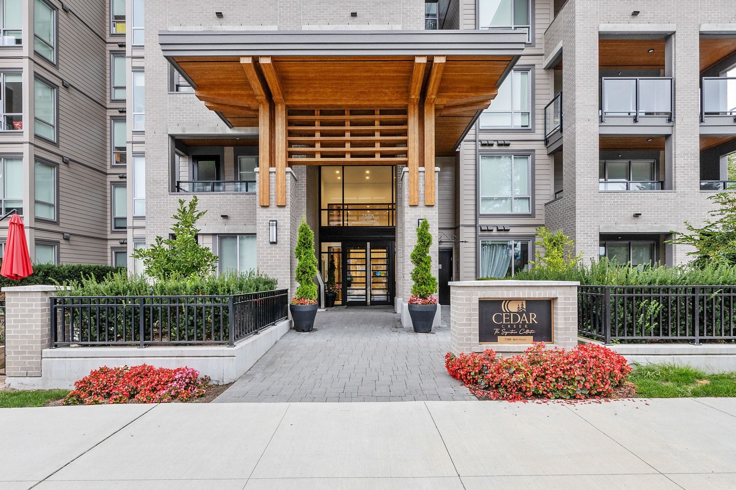 522 - 7588 16th Street, Burnaby, V3N 0H8 — photo 2