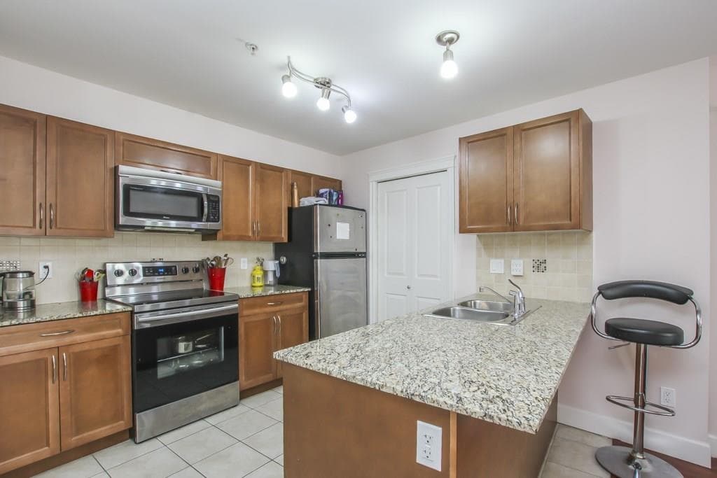 220 - 12088 75a Avenue, Surrey, V3W 1Y4 — photo 3