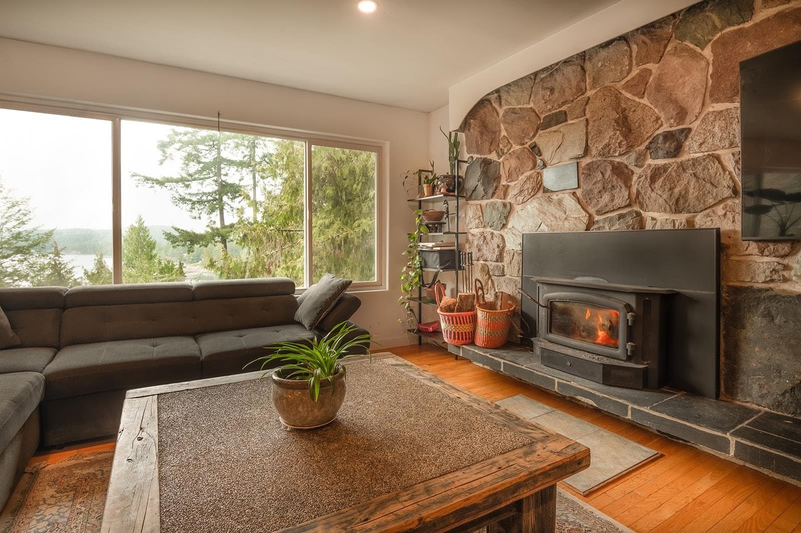 5220 Claydon Road, Garden Bay, V0N 1S1 — photo 5