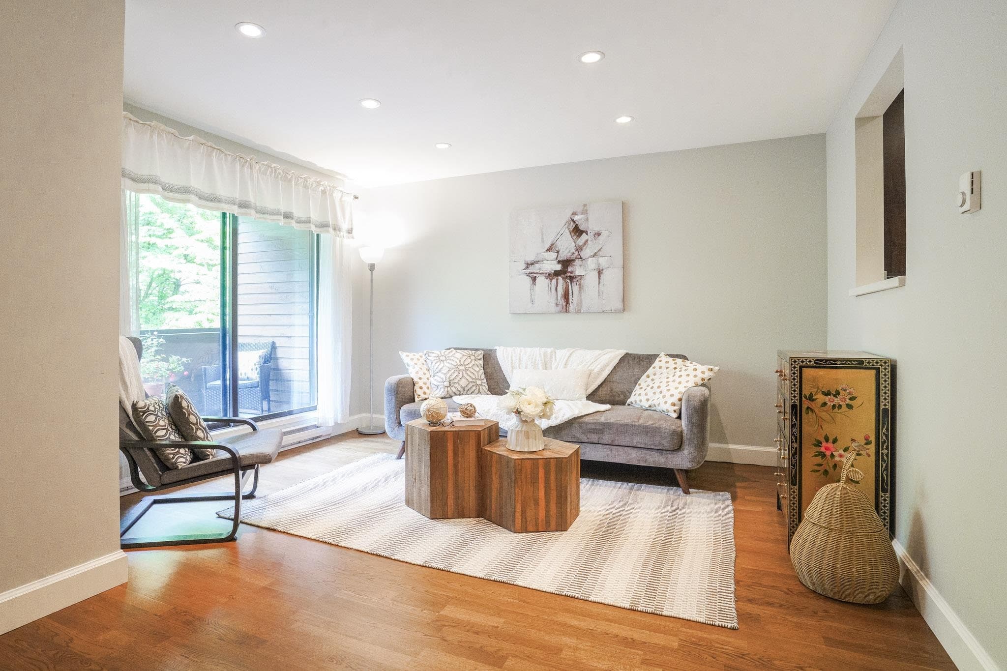 3349 Mountain Highway, North Vancouver, V7K 2H4 — photo 2