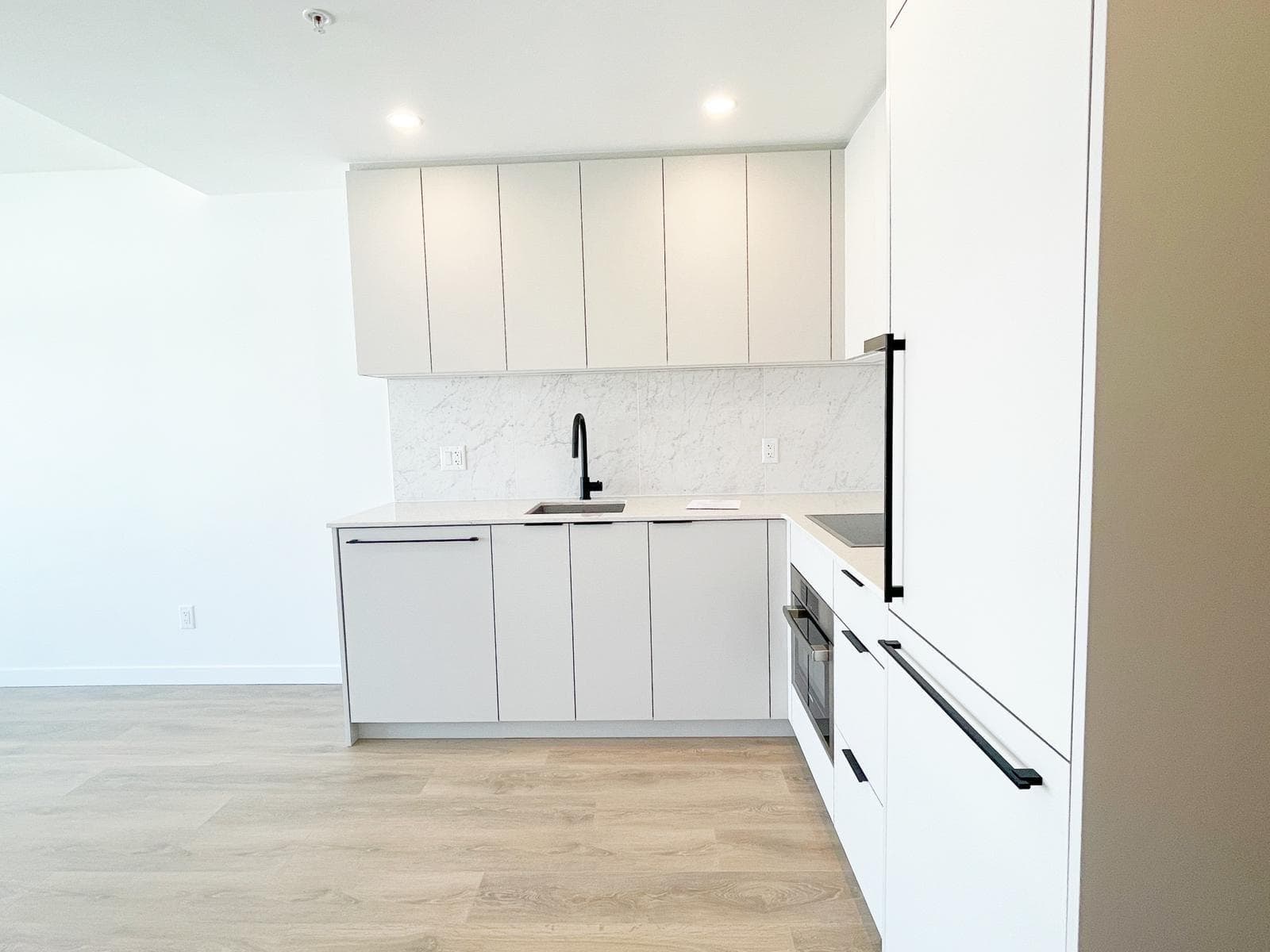 2212 - 13685 102 Avenue, Surrey, V3T 1N7 — photo 4