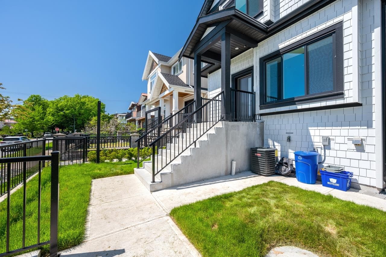 1319 E 62nd Avenue, Vancouver, V5X 2H4 — photo 2