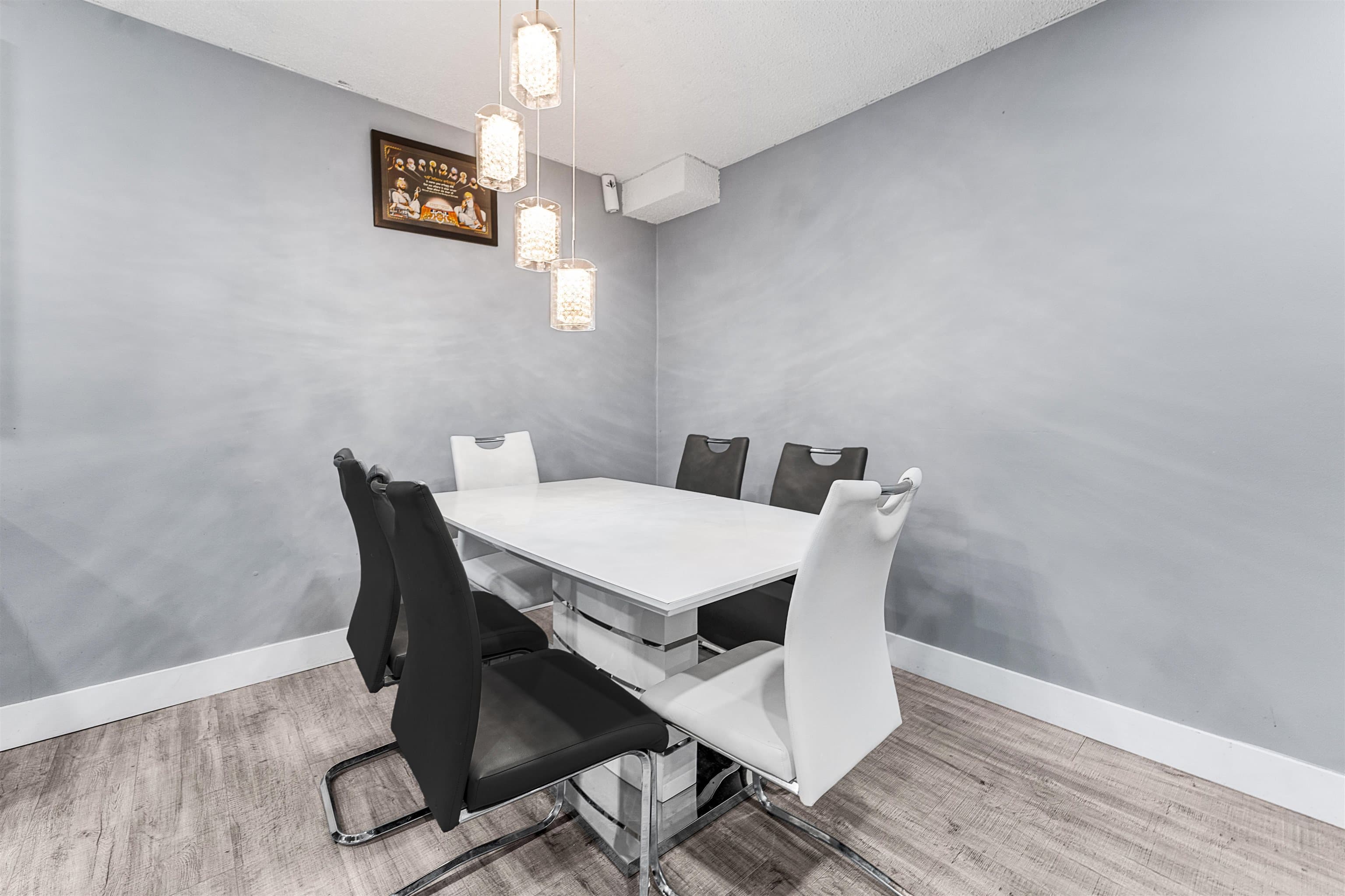 312 - 10061 150 Street, Surrey, V3R 4A7 — photo 4