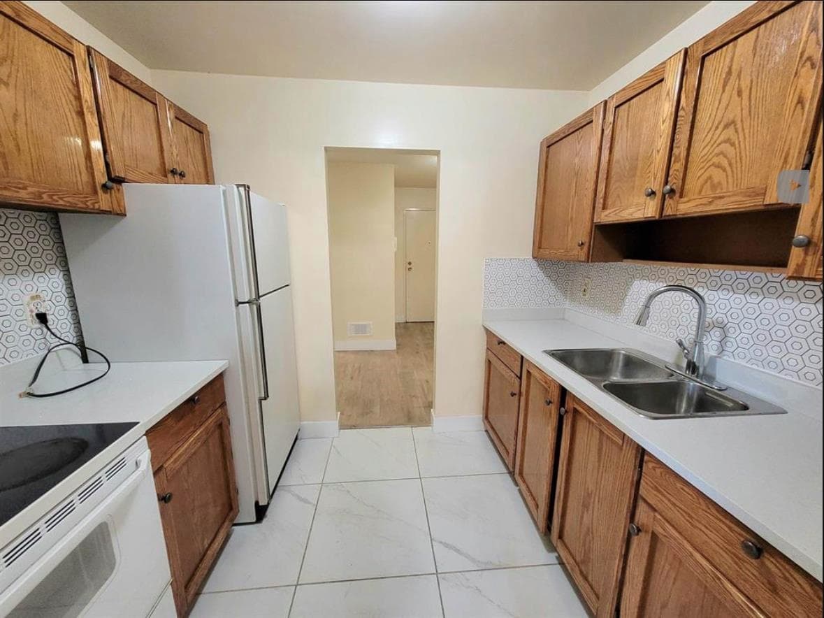 327A - 8635 120 Street, Delta, V4C 6R5 — photo 3