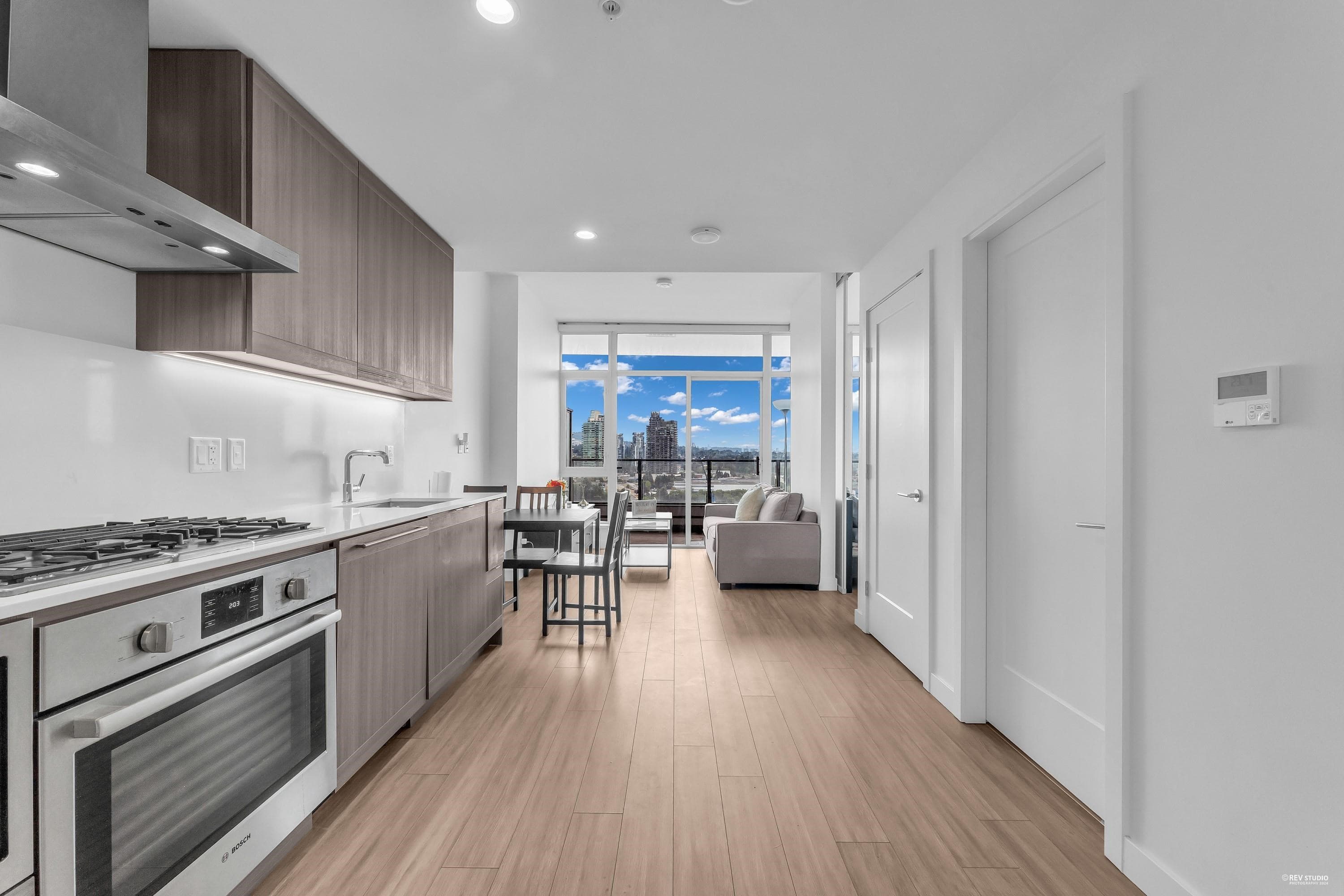 1402 - 2351 Beta Avenue, Burnaby, V5C 0M2 — photo 3
