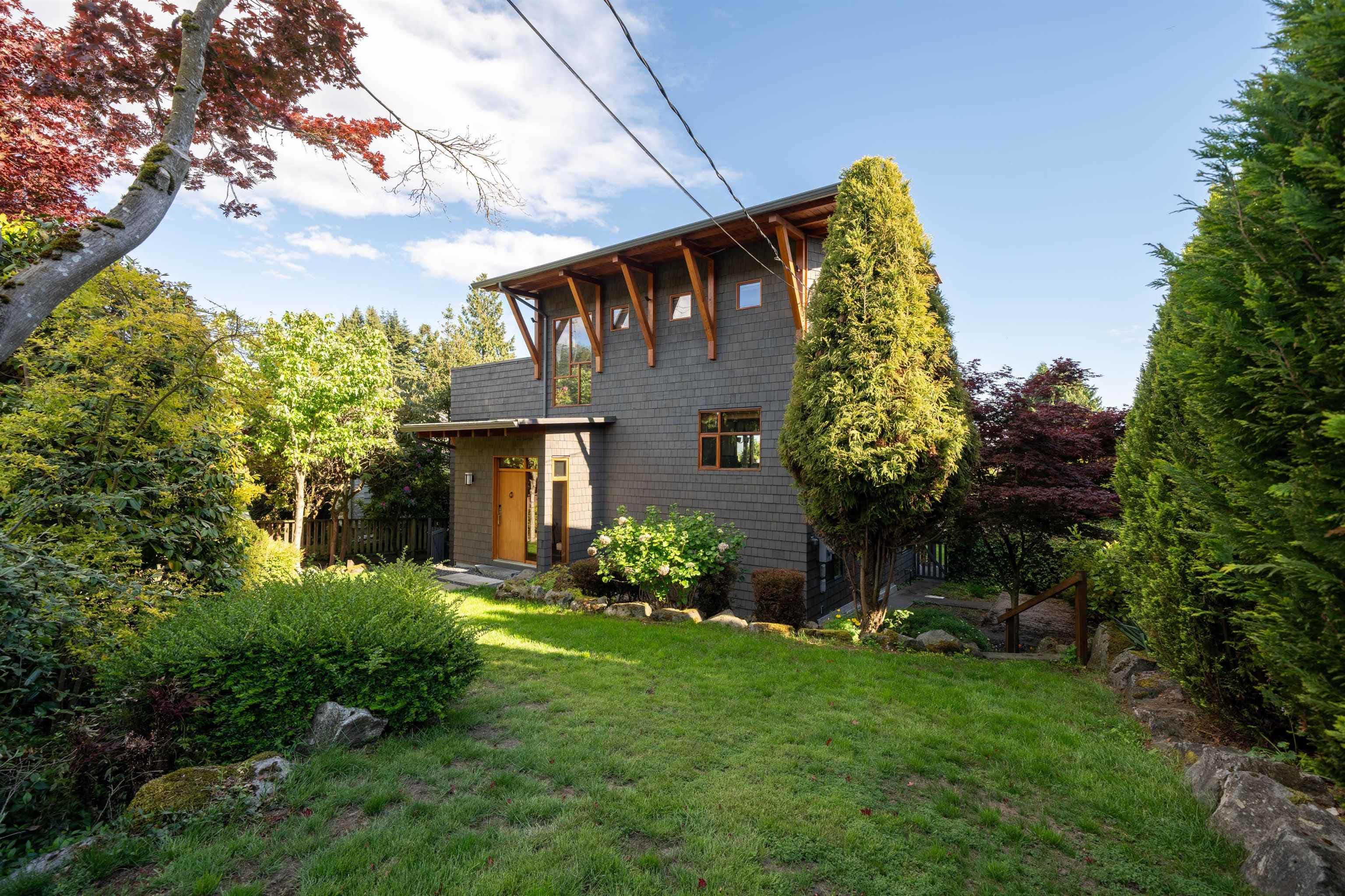 2436 Mathers Avenue, West Vancouver, V7V 2H8 — photo 2