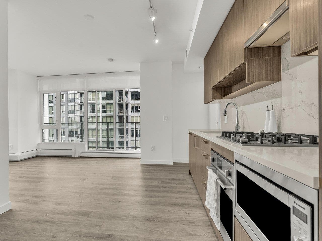 717 - 13350 Central Avenue, Surrey, V3T 0S1 — photo 4
