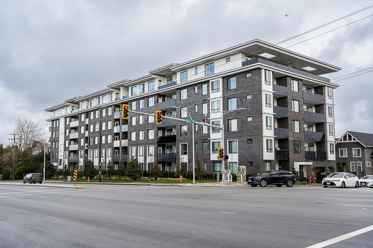 416 - 13623 81a Avenue, Surrey, V3W 3N7 — photo 2