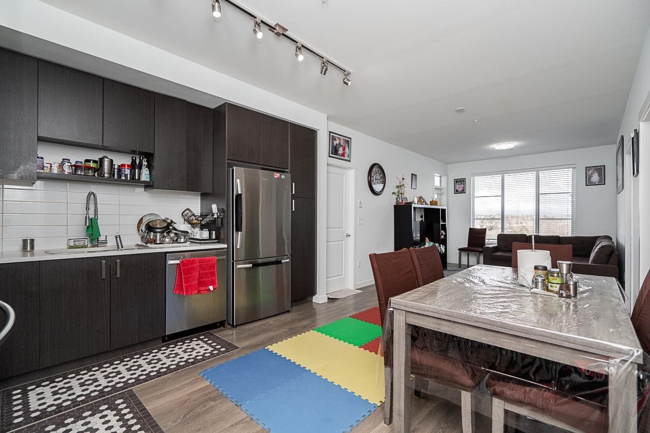 416 - 13623 81a Avenue, Surrey, V3W 3N7 — photo 5