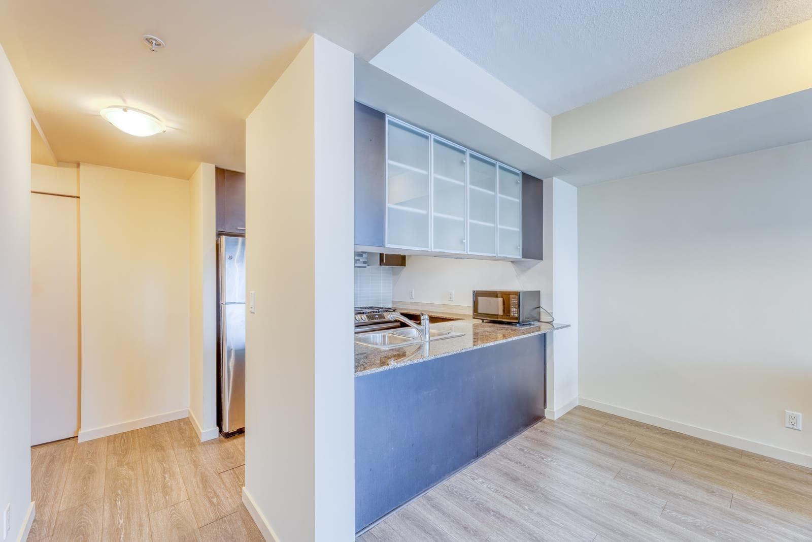 301 - 3333 Corvette Way, Richmond, V6X 0E3 — photo 3