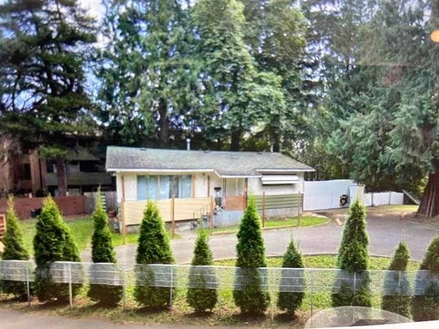 2532 E Bourquin Crescent, Abbotsford, V2S 1Y4 — photo 1