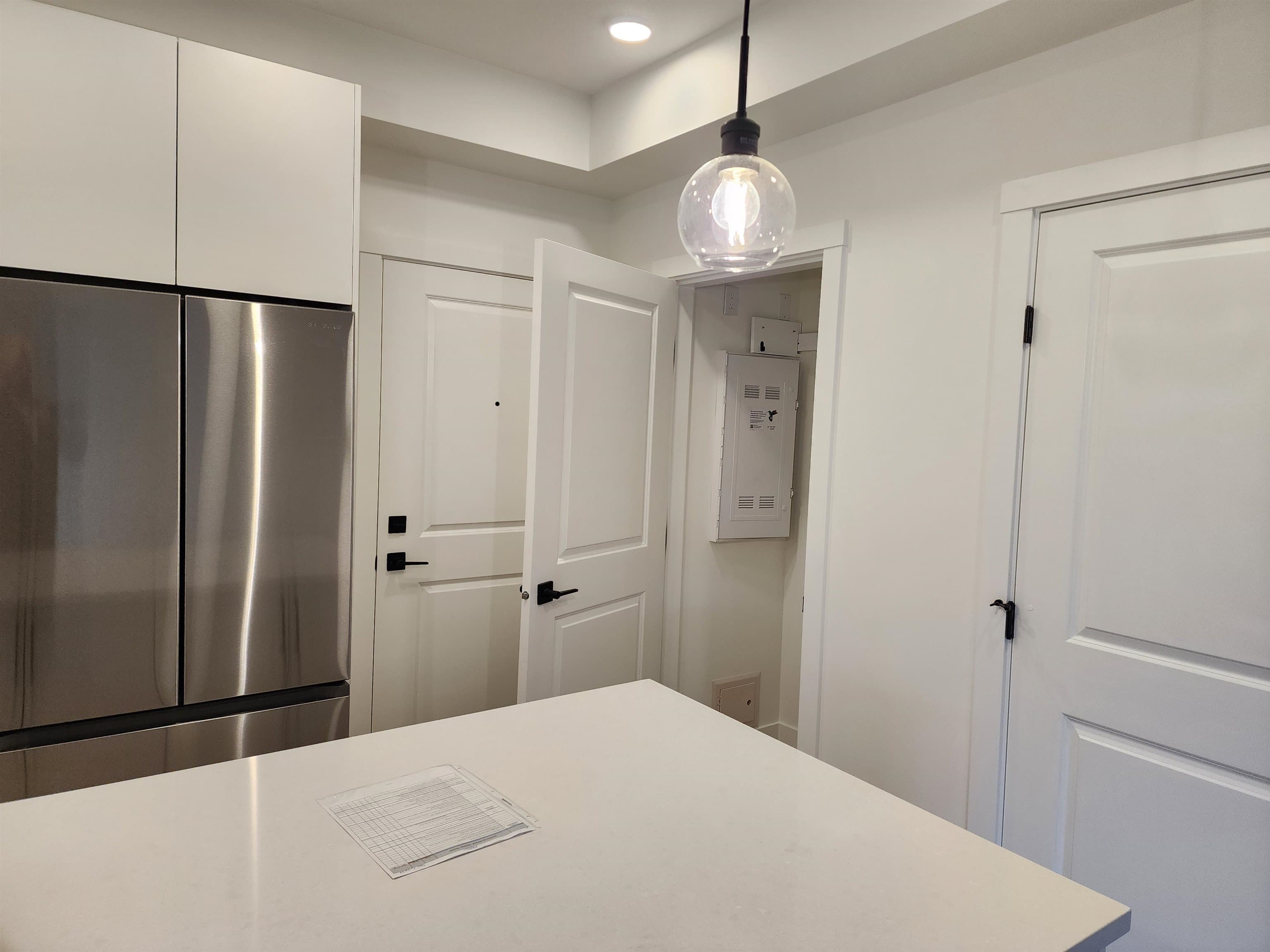 518 - 3480 146a Street, Surrey, V4P 0H6 — photo 4