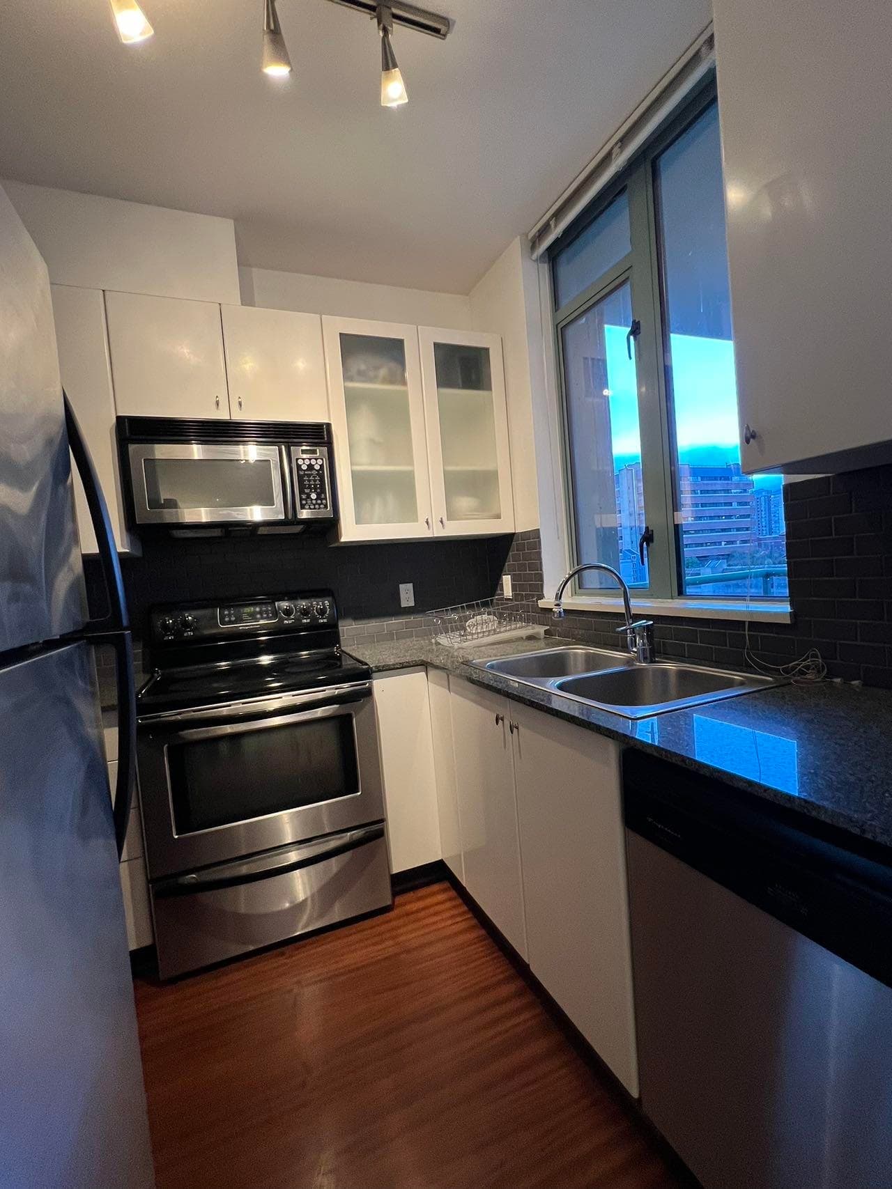 807 - 1238 Burrard Street, Vancouver, V6Z 3E1 — photo 4