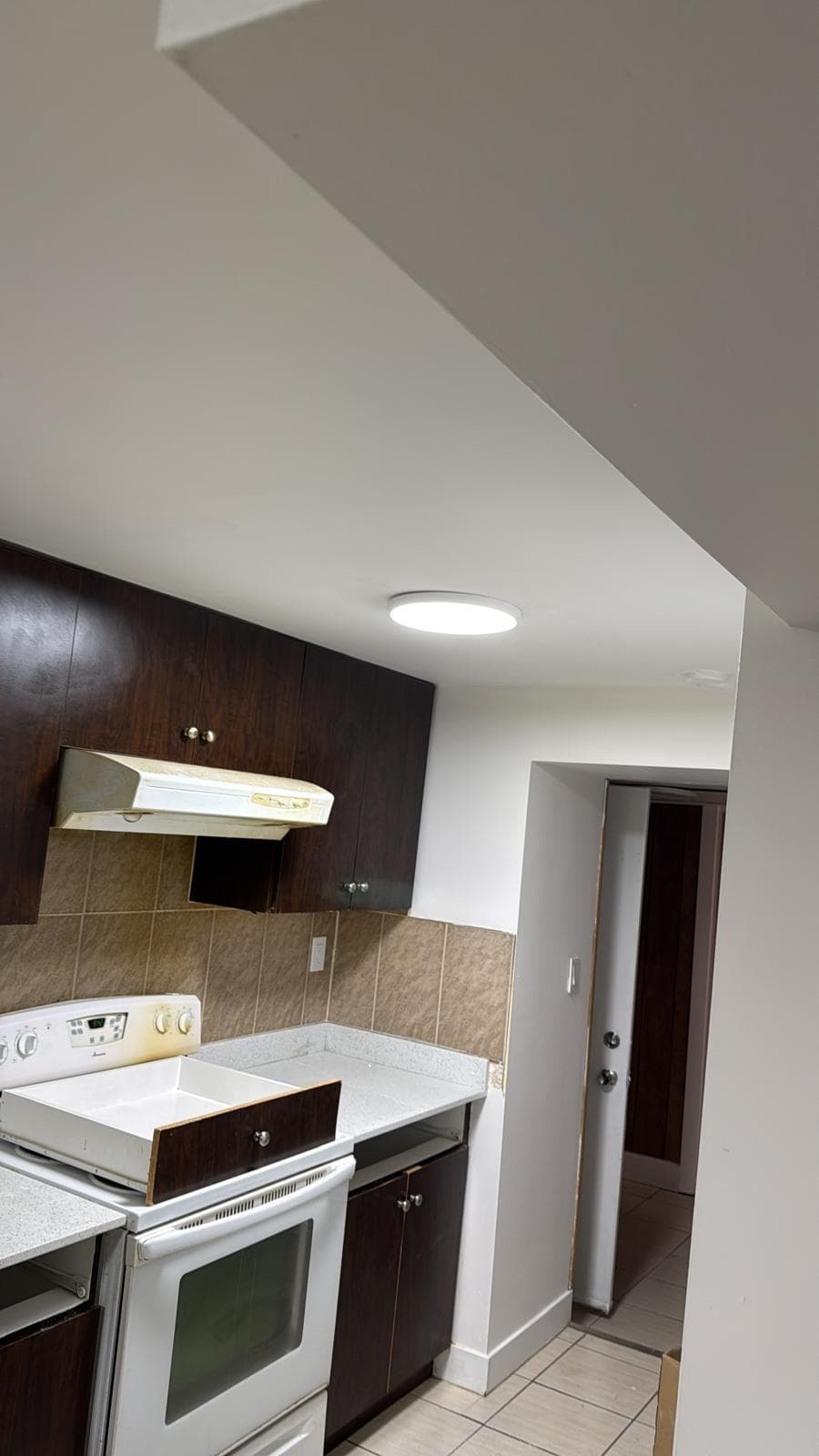 901 - 10777 University Drive, Surrey, V3T 0E6 — photo 3