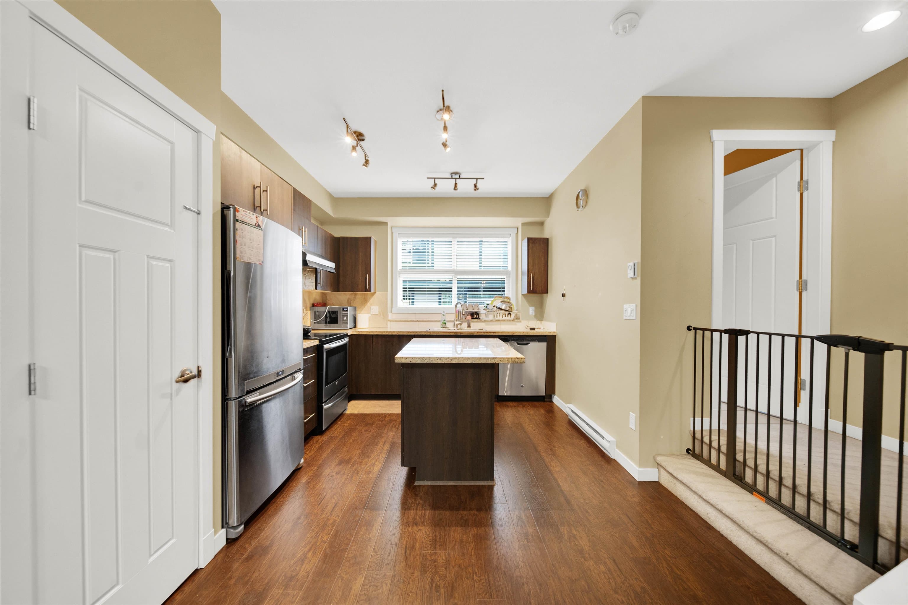 77 - 6123 138 Street, Surrey, V3X 1E8 — photo 5