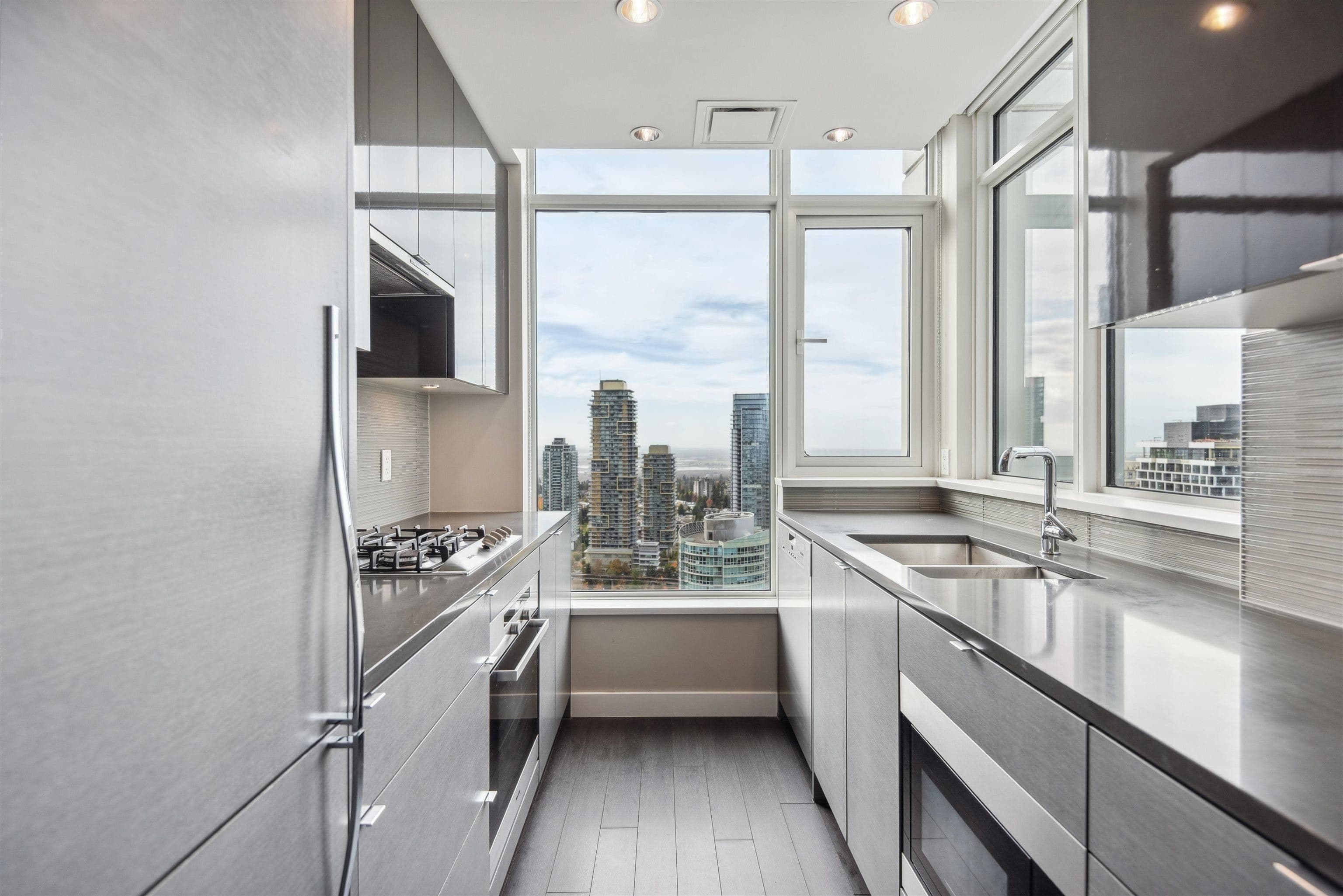3205 - 4508 Hazel Street, Burnaby, V5H 0E4 — photo 3