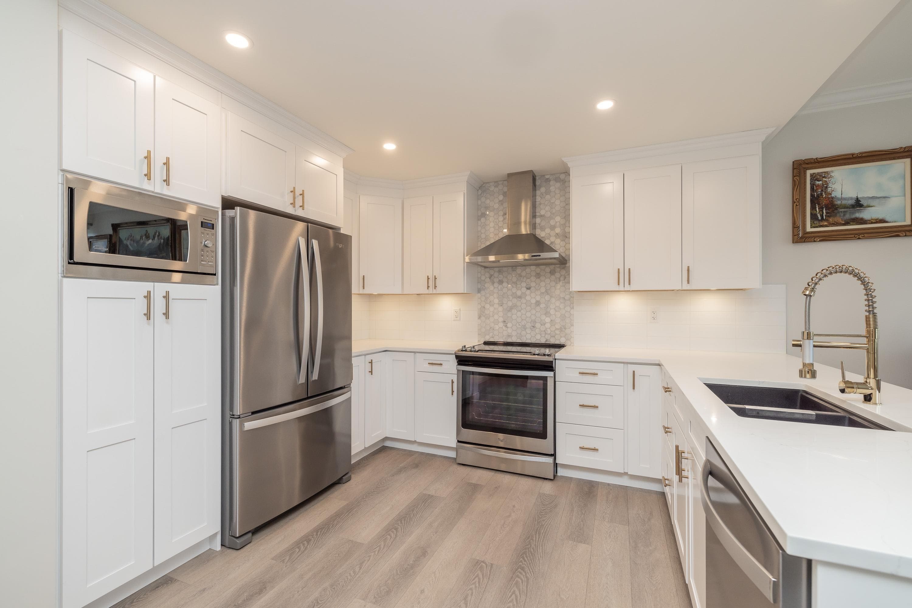 411 - 1785 Martin Drive, Surrey, V4A 9T5 — photo 1