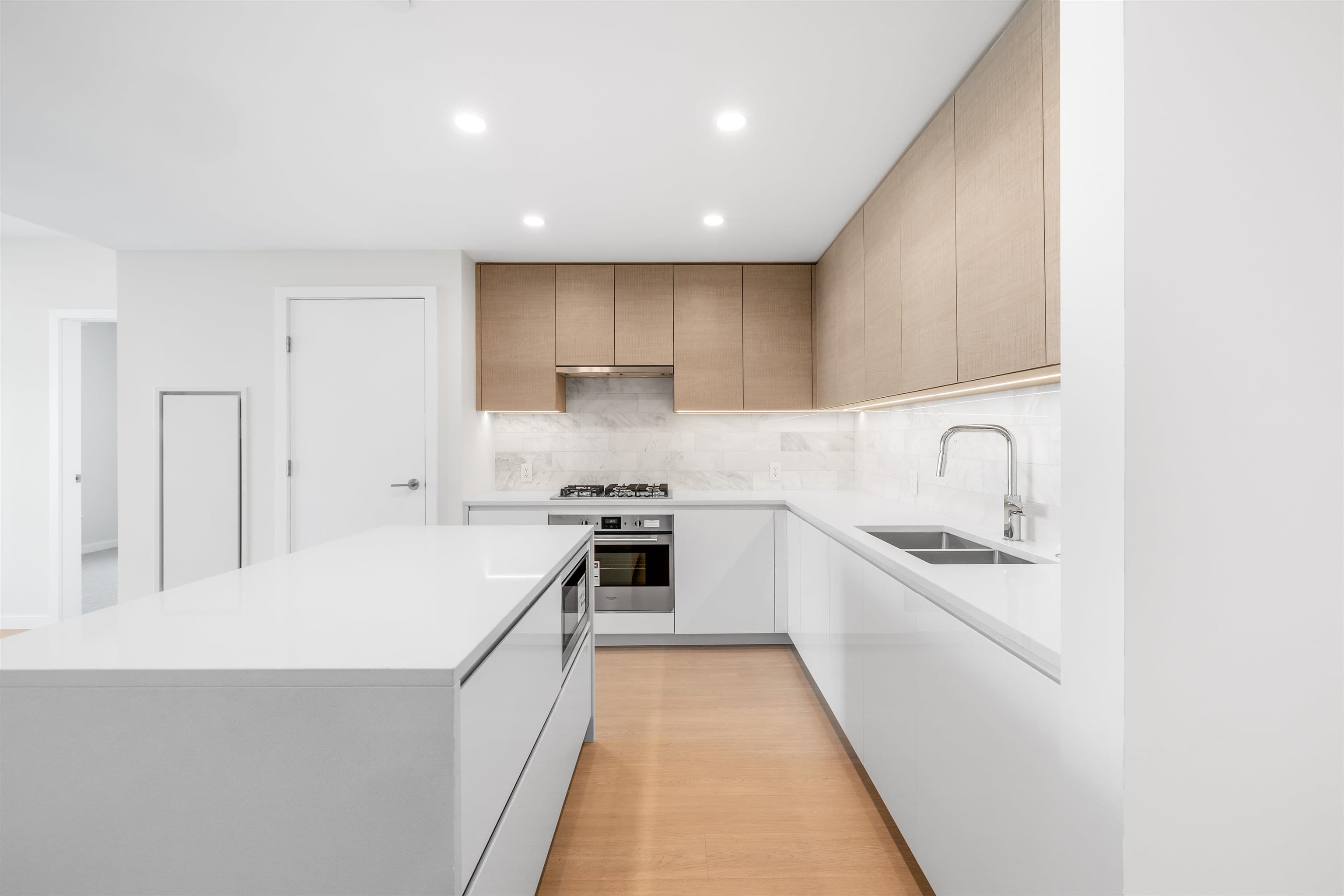 1106 - 4168 Lougheed Highway, Burnaby, V5C 0N9 — photo 4