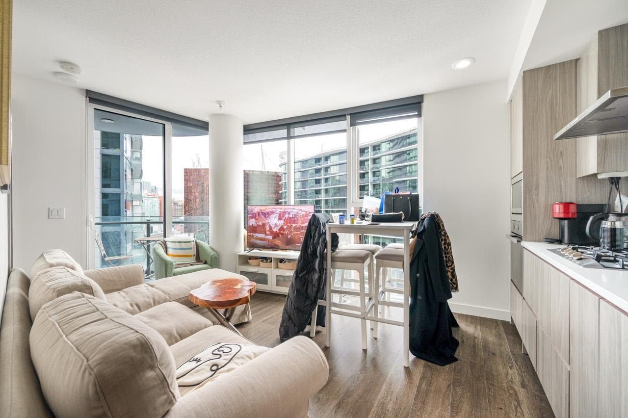1381 - 87 Nelson Street, Vancouver, V6Z 0E8 — photo 2