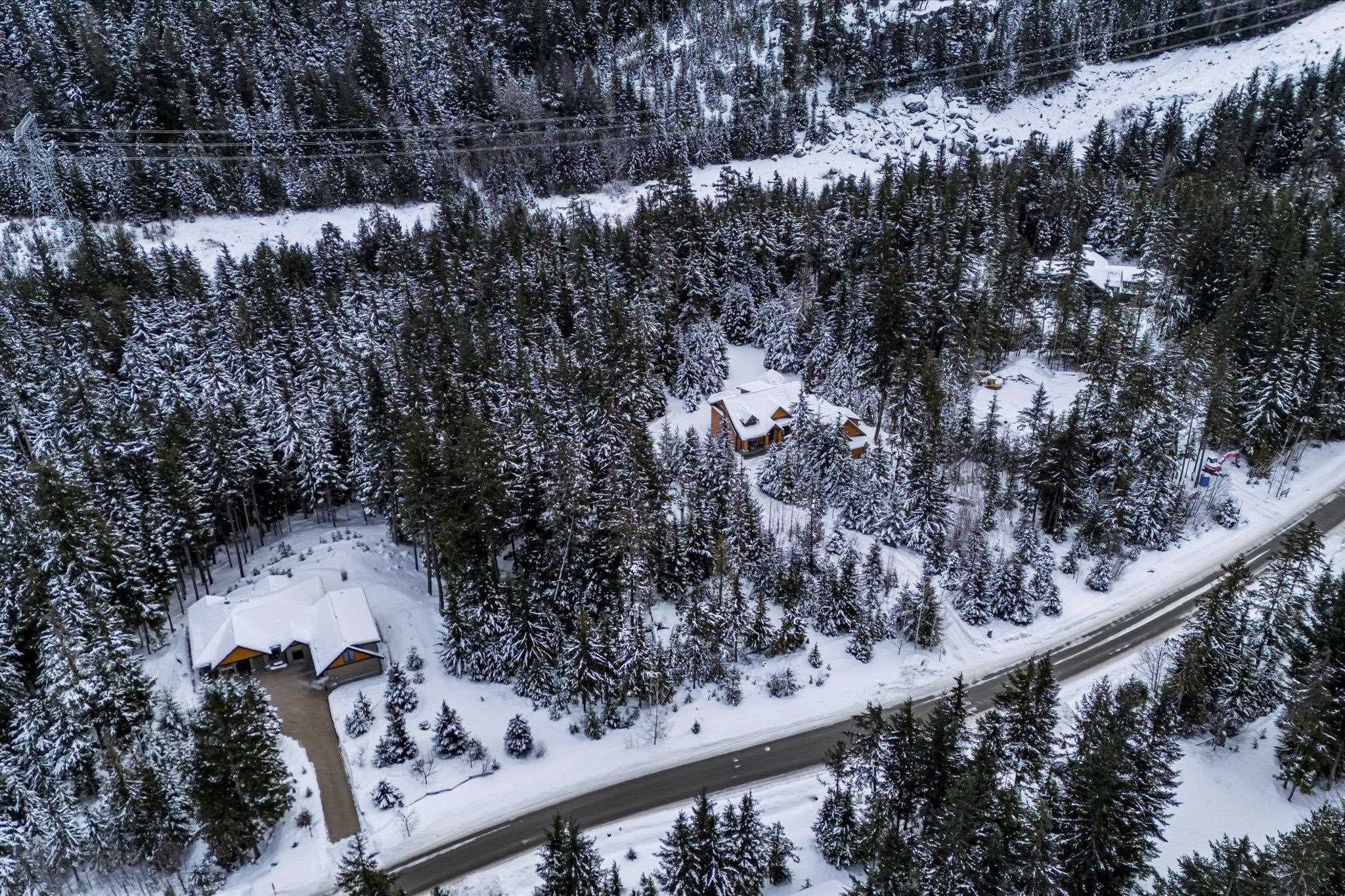 9024 Riverside Drive, Whistler, V8E 1M1 — photo 4