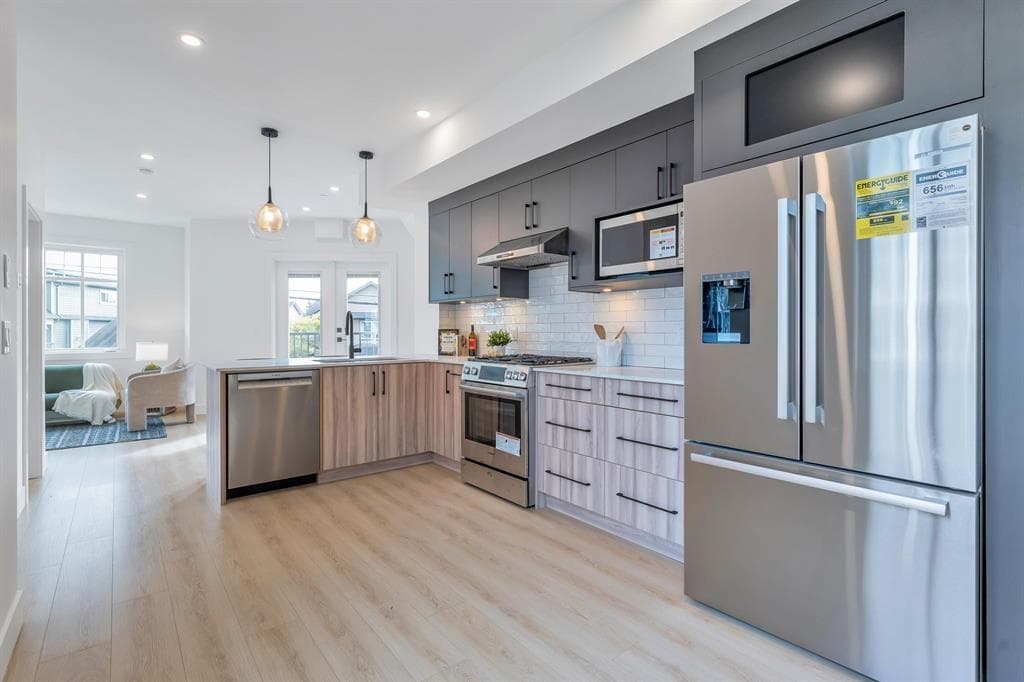 4 - 4829 48 Avenue, Ladner, V4K 1V2 — photo 1