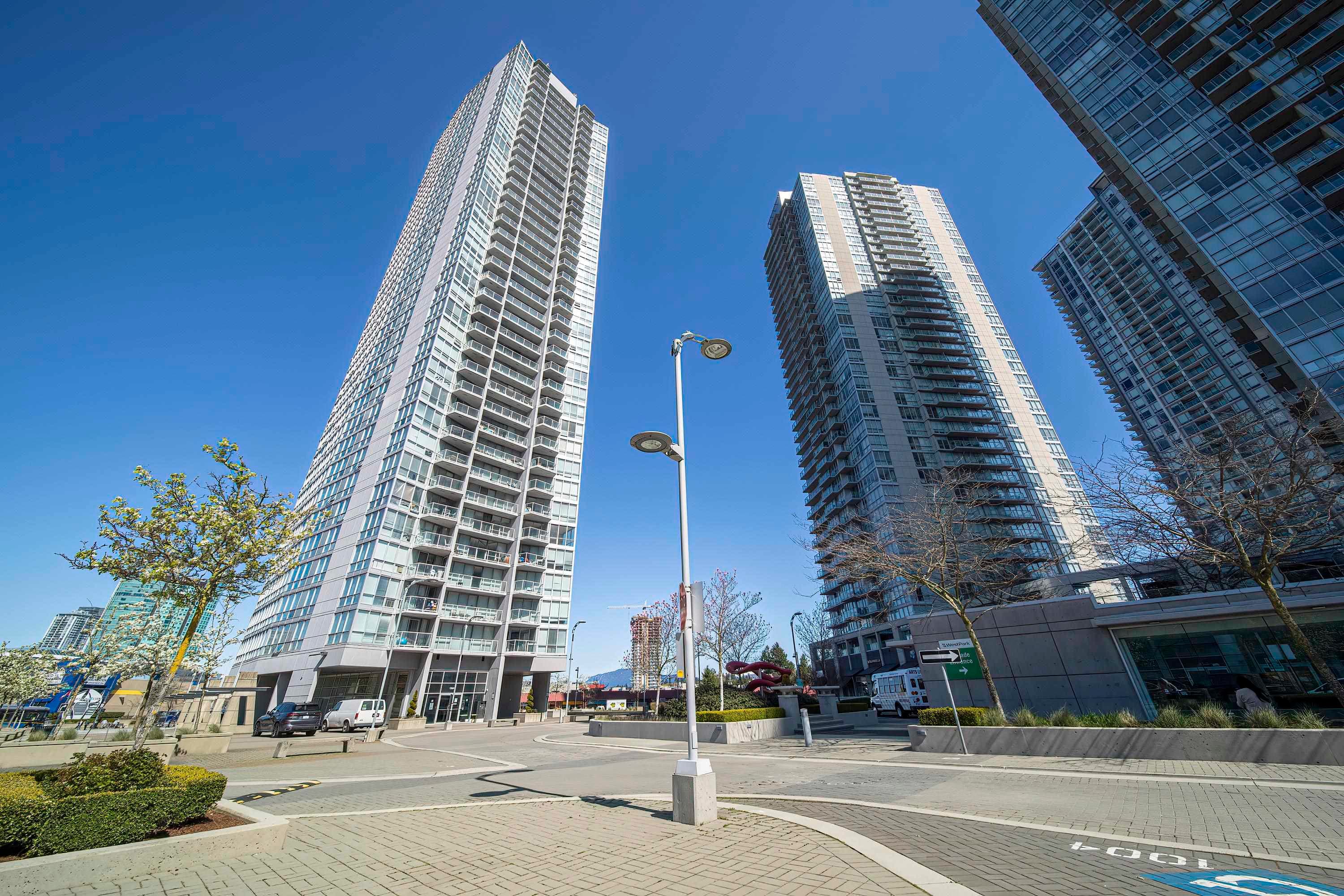 3205 - 13618 100 Avenue, Surrey, V3T 0A8 — photo 4