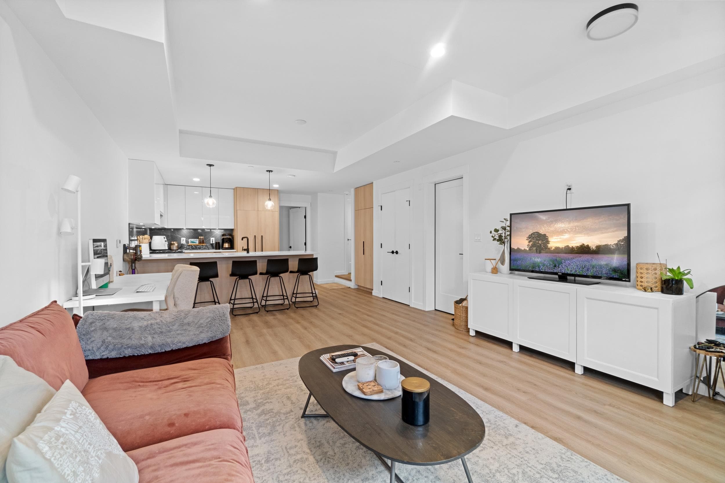 5 - 237 Ridgeway Avenue, North Vancouver, V7L 0H6 — photo 2