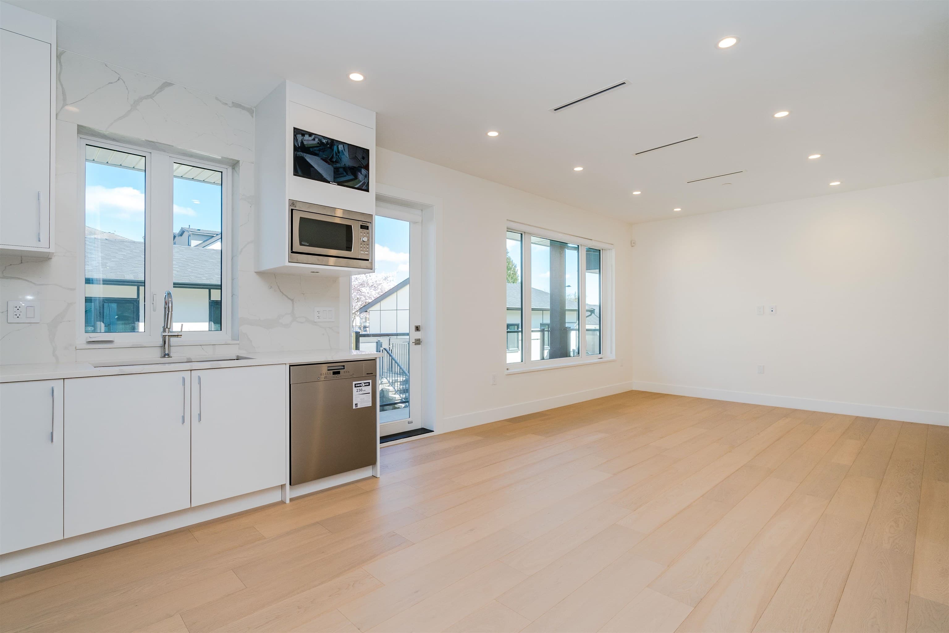 8182 Cartier Street, Vancouver, V6P 4T5 — photo 3
